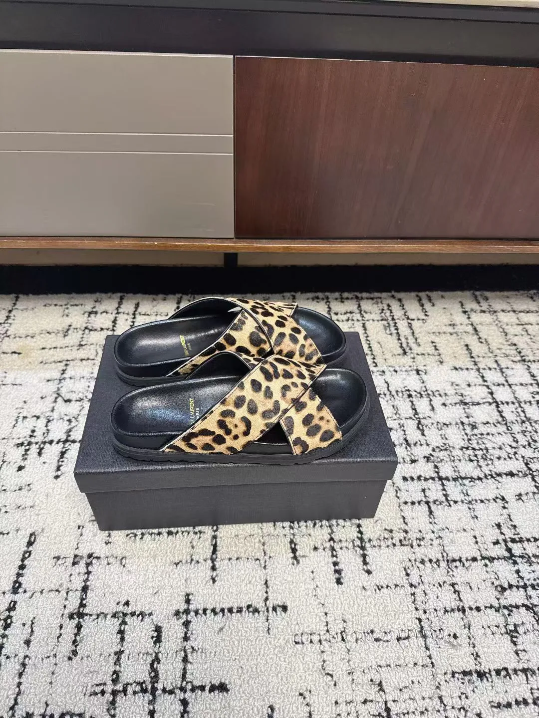 Шлепанцы Женские Saint Laurent 1263804