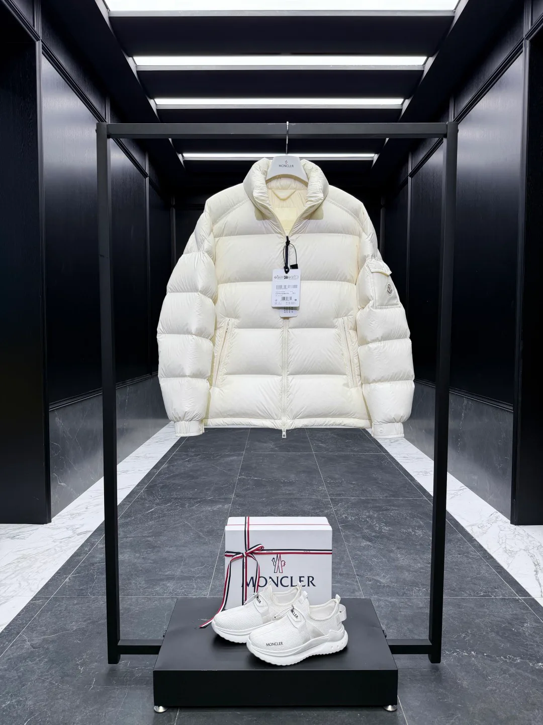 Куртки И Пуховики Мужские Moncler 1749826