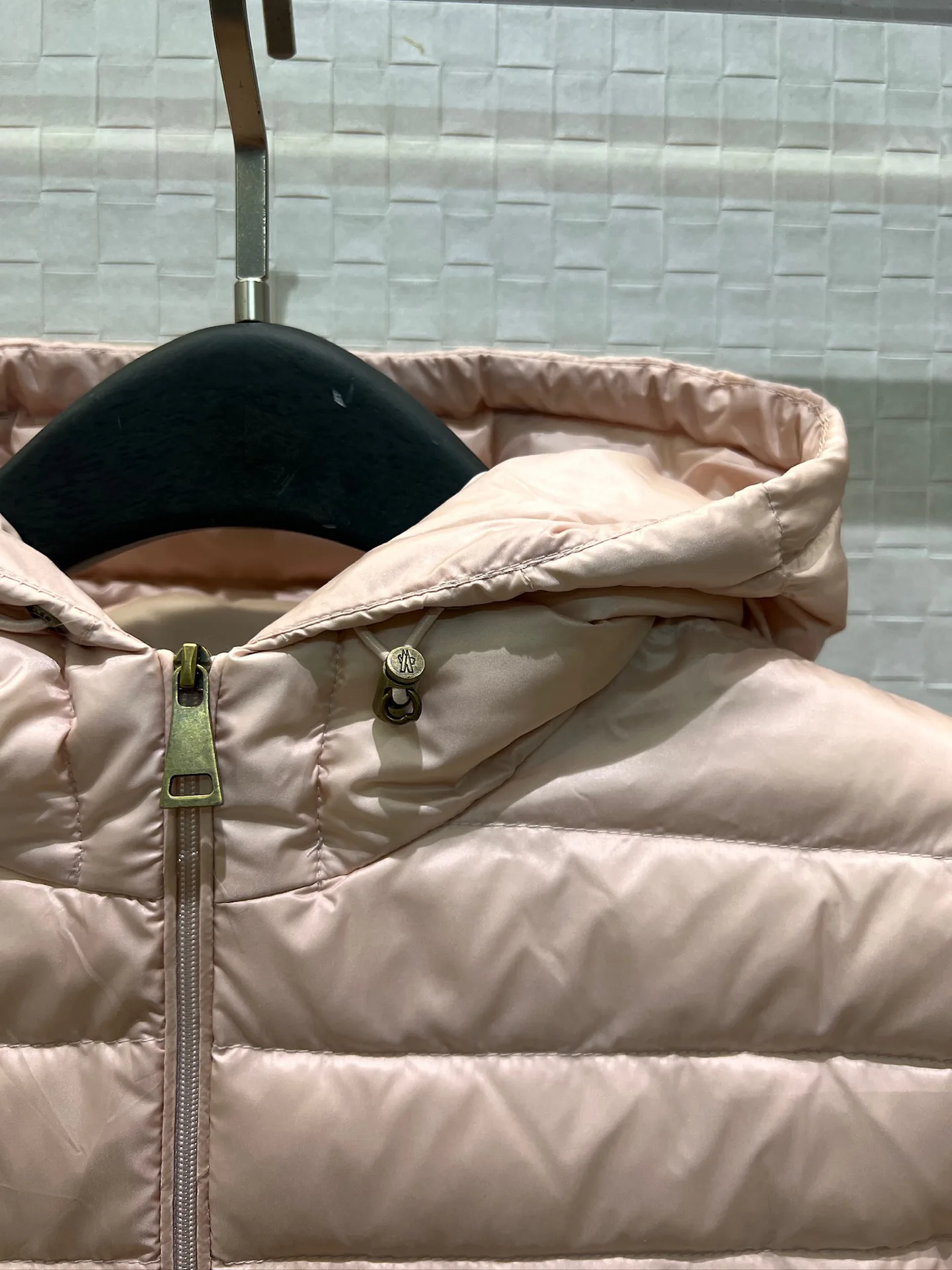 Куртки И Пуховики Женские Moncler 19484100