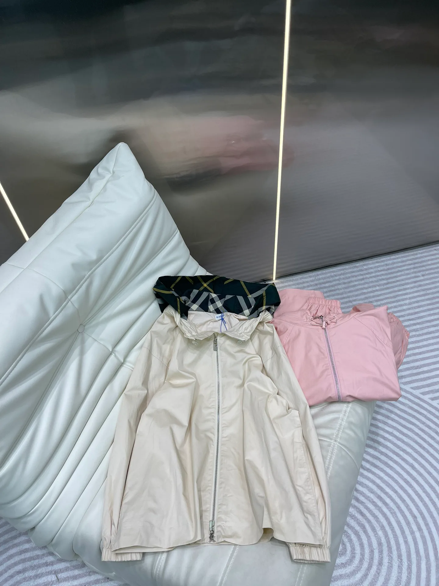 Куртки И Пуховики Женские Burberry 21425