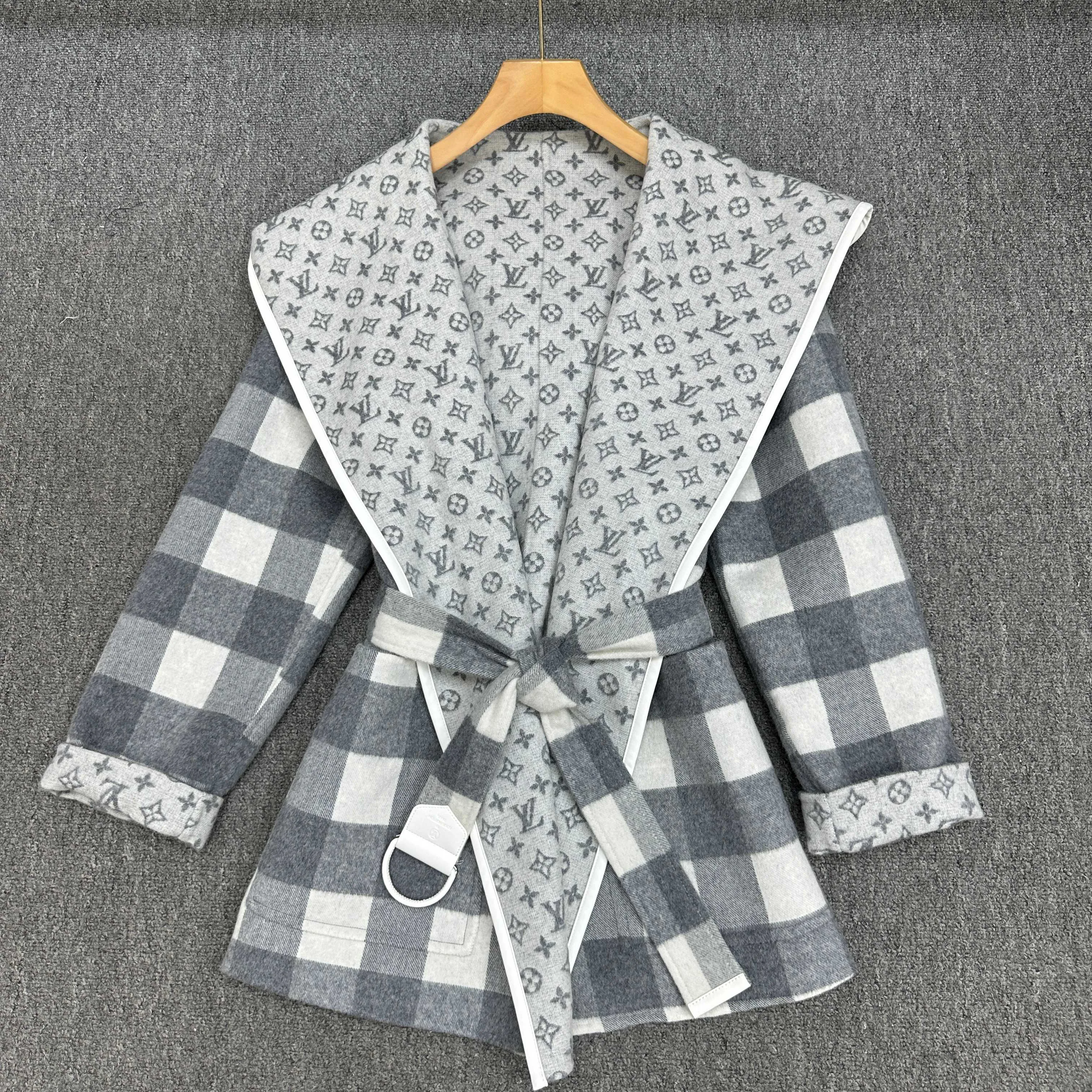 Пальто Женские Louis Vuitton 18742931