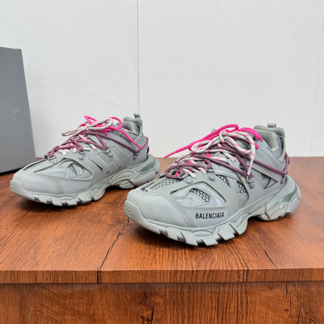 Кроссовки Женские Balenciaga 13216469