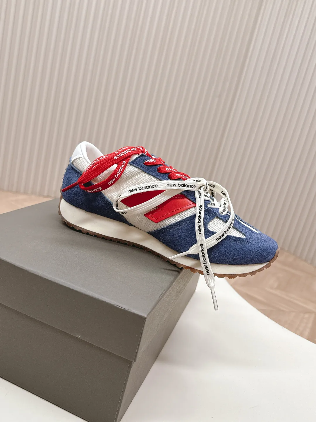 Кроссовки Женские New Balance 30687