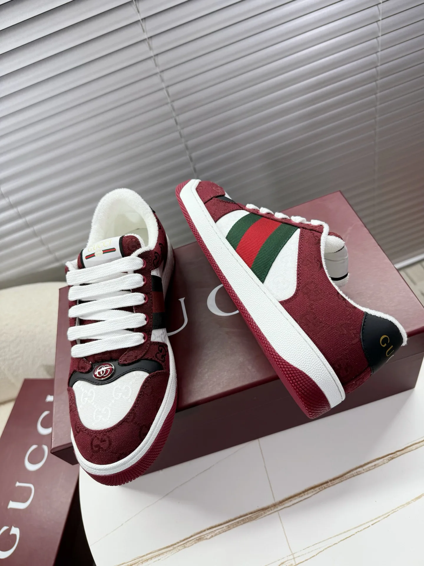 Кроссовки Женские Gucci 856483