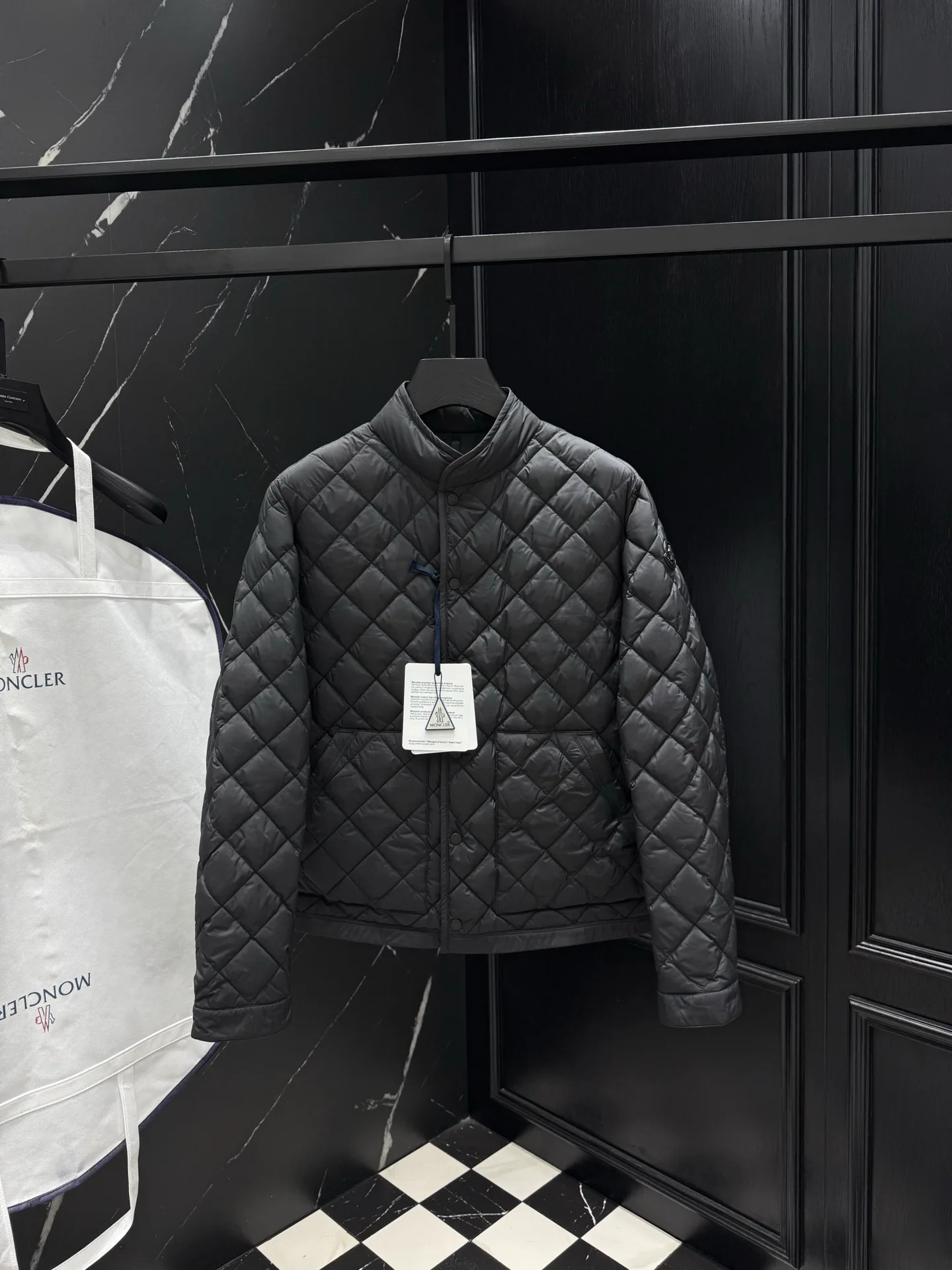 Куртки И Пуховики Мужские Moncler 1143340