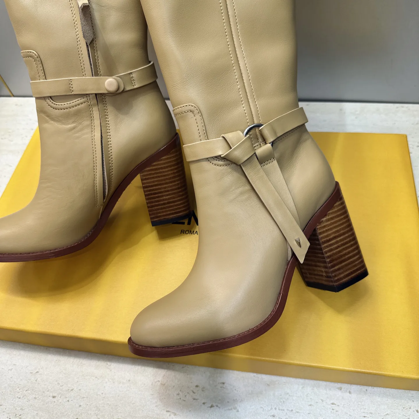 Сапоги Женские Fendi 19250131