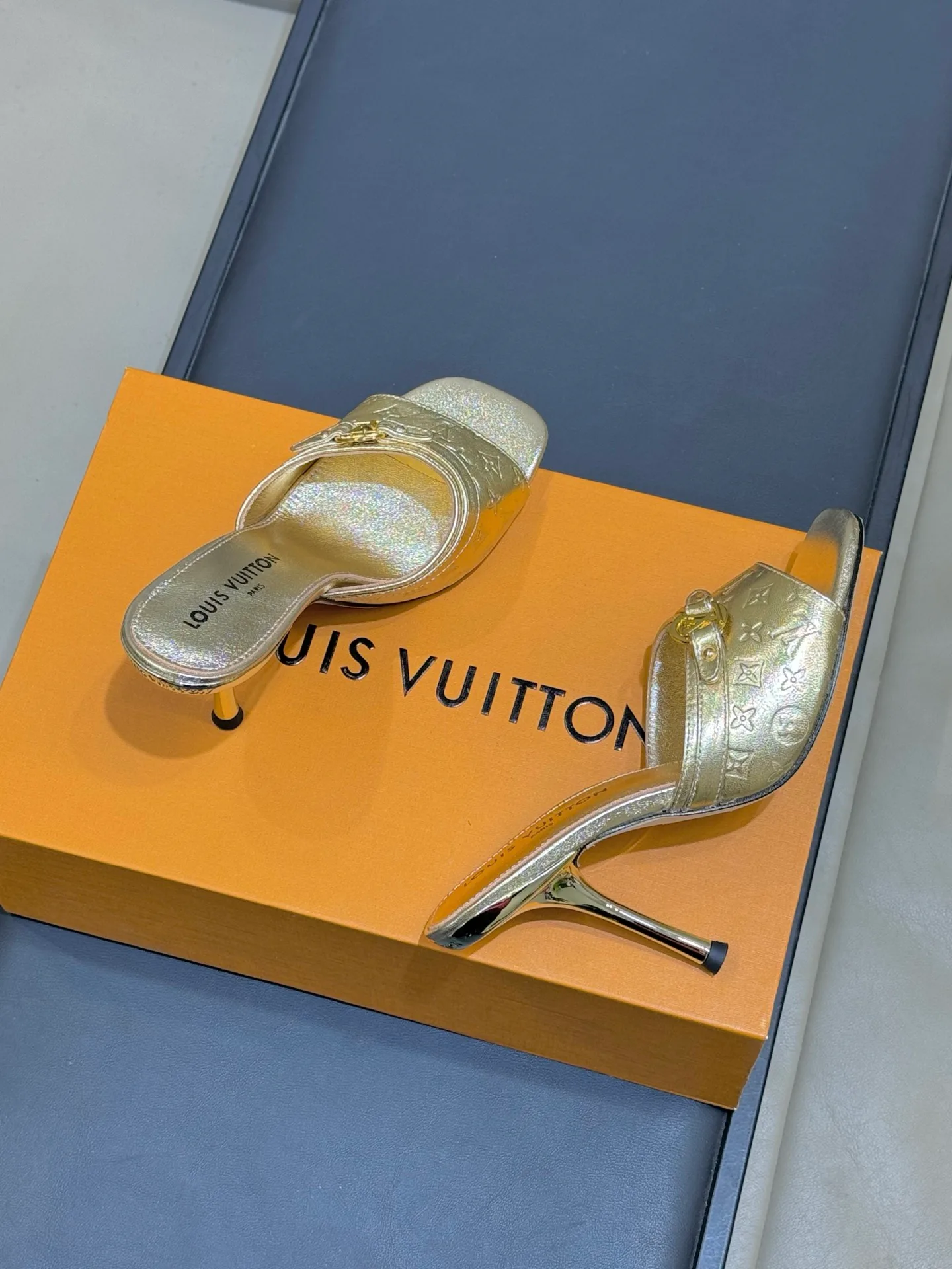 Босоножки Женские Louis Vuitton 1291457