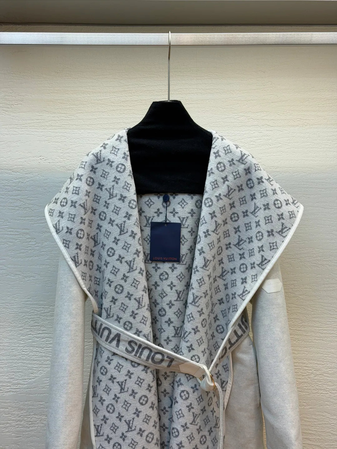 Пальто Женские Louis Vuitton 18714398