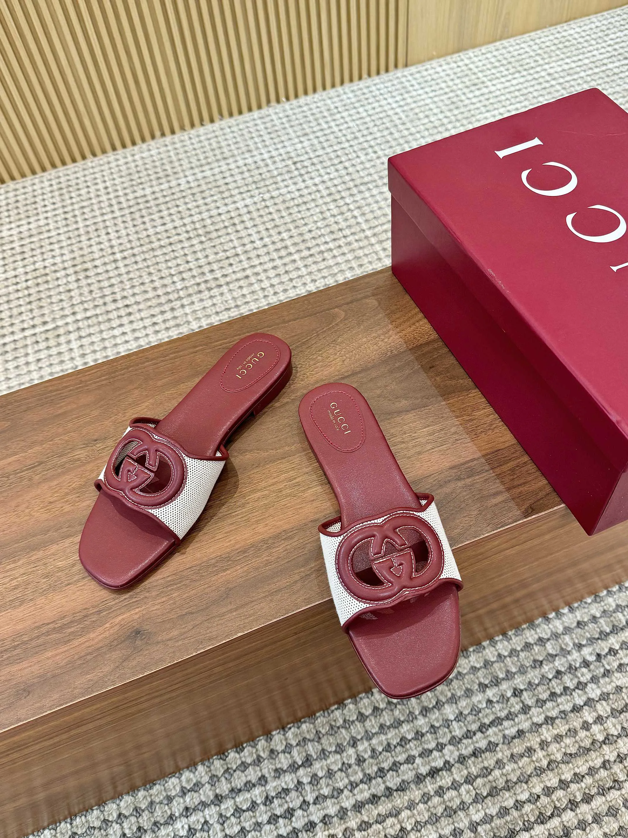 Шлепанцы Женские Gucci 11890978