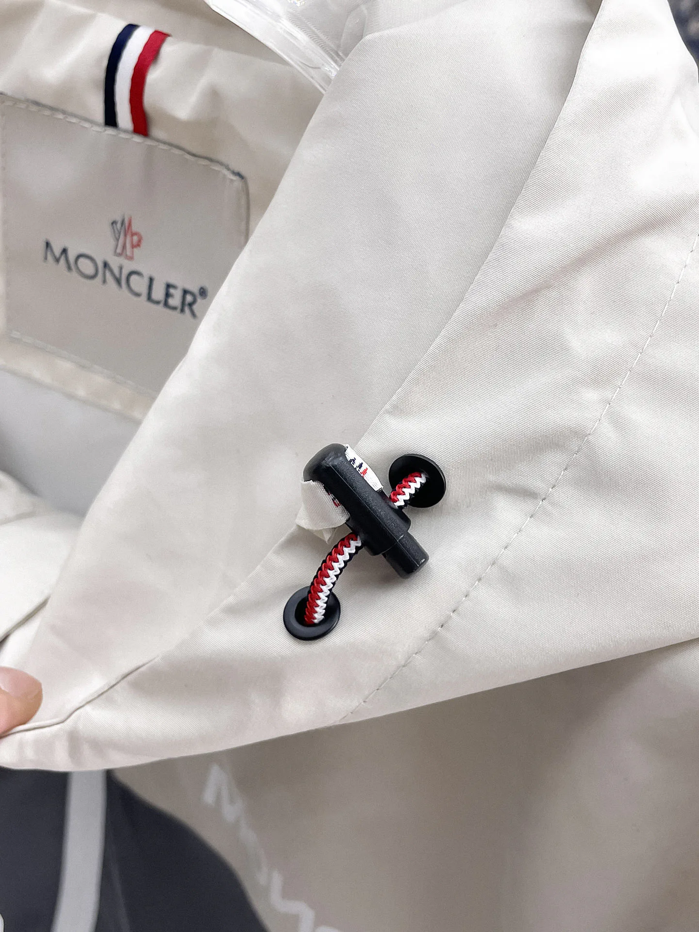 Куртки И Пуховики Мужские Moncler 9352302