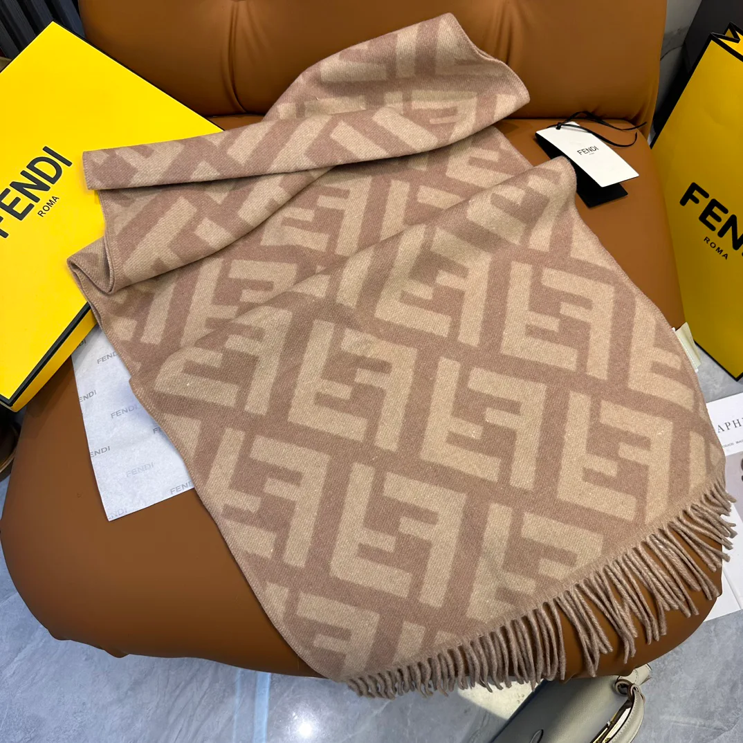 Шарфы Fendi 4473