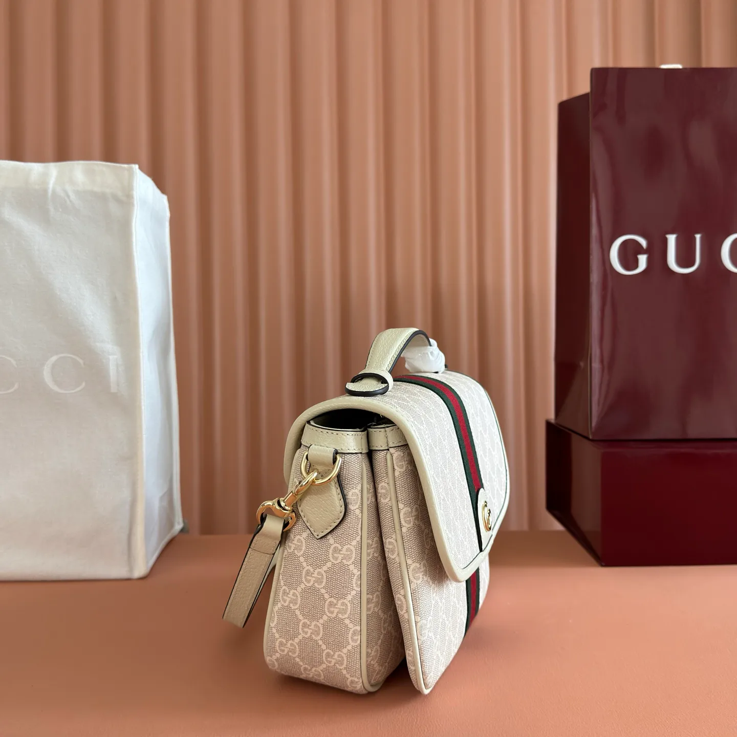 Классические Сумки Женские Gucci 11601449