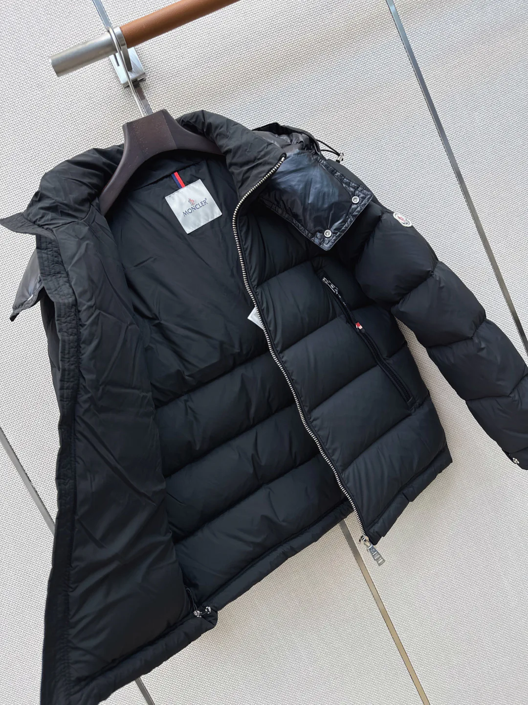 Куртки И Пуховики Женские Moncler 18489458