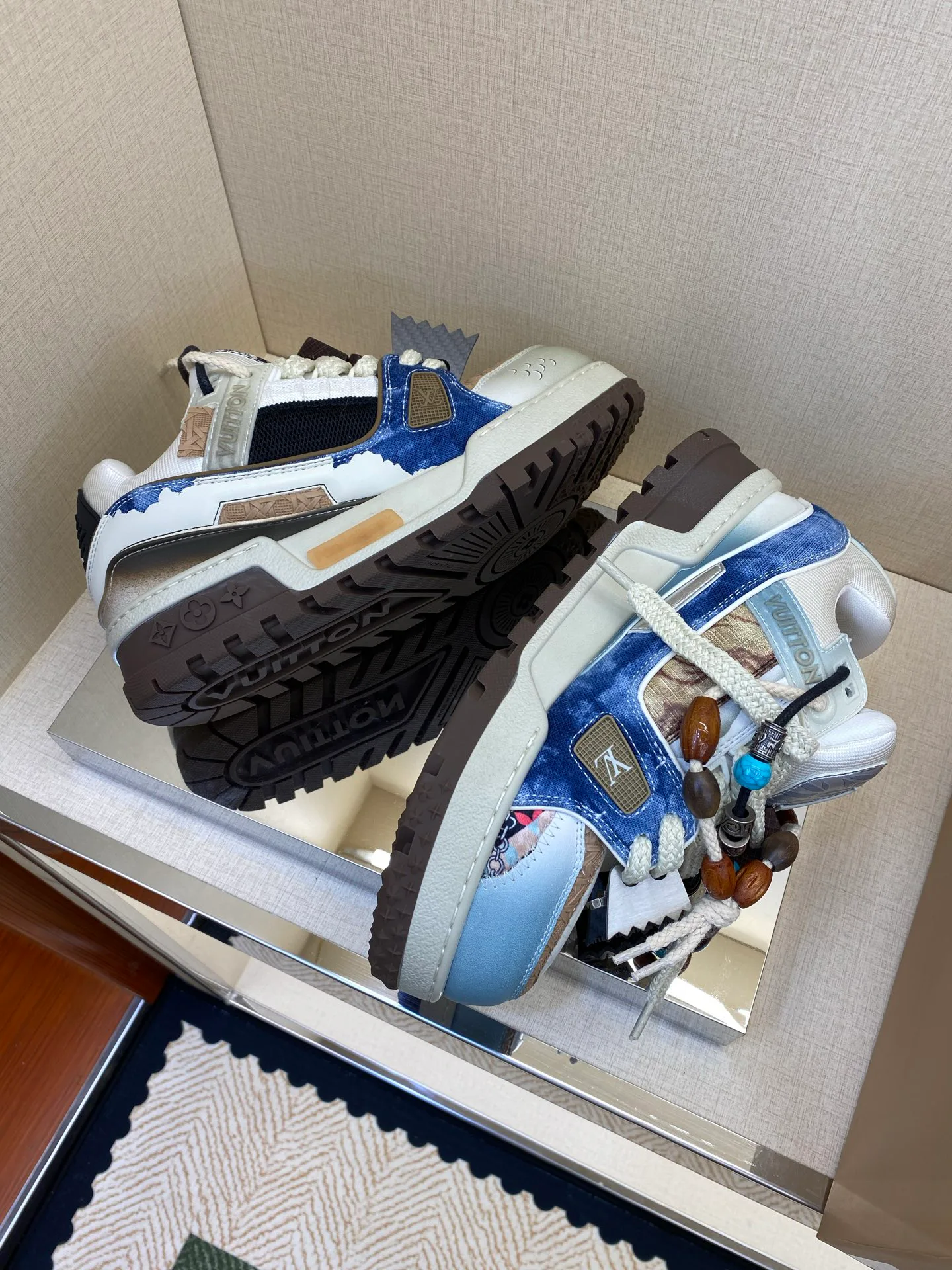 Кроссовки Женские Louis Vuitton 20083979
