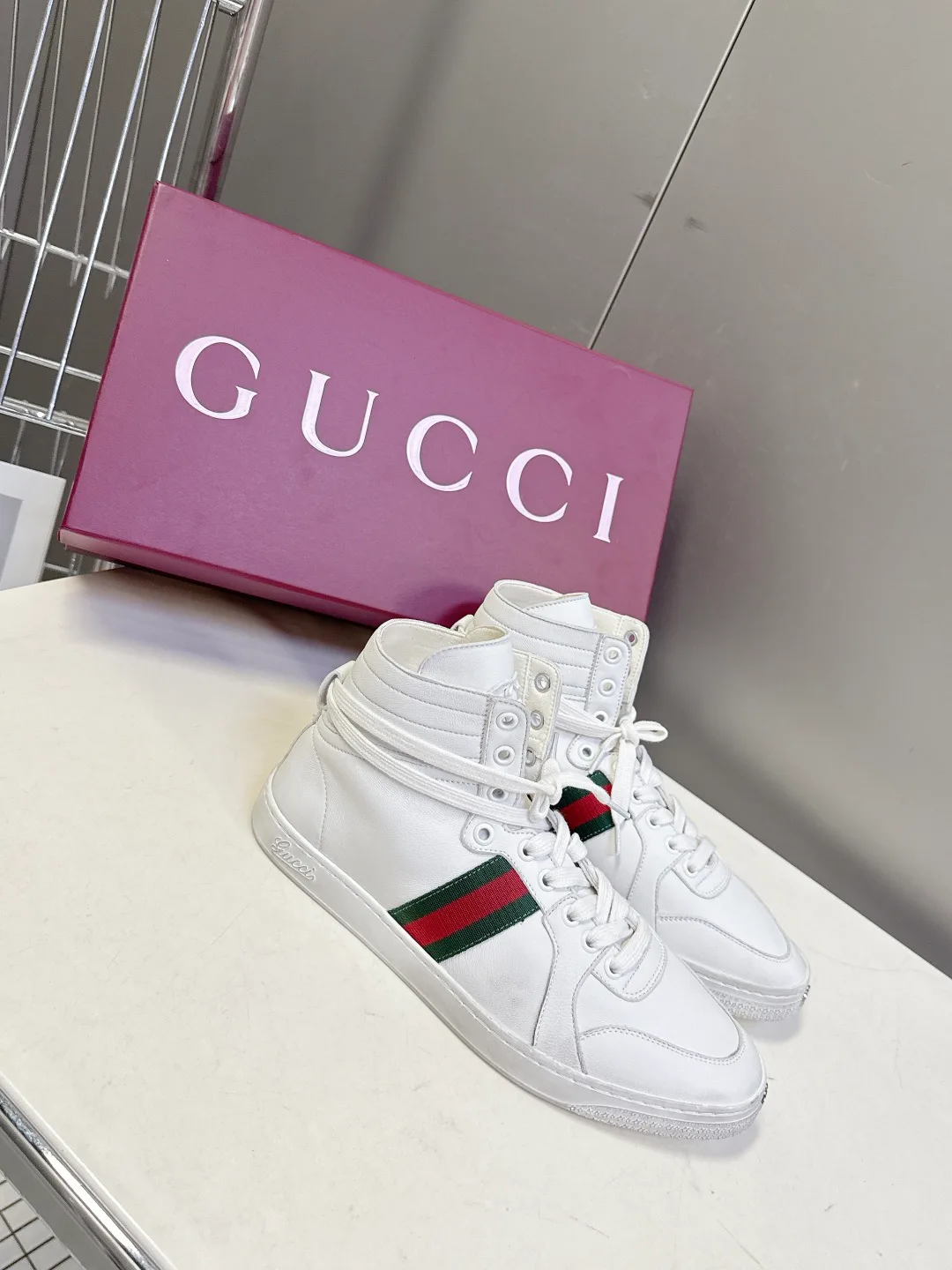Кроссовки Женские Gucci 13095030