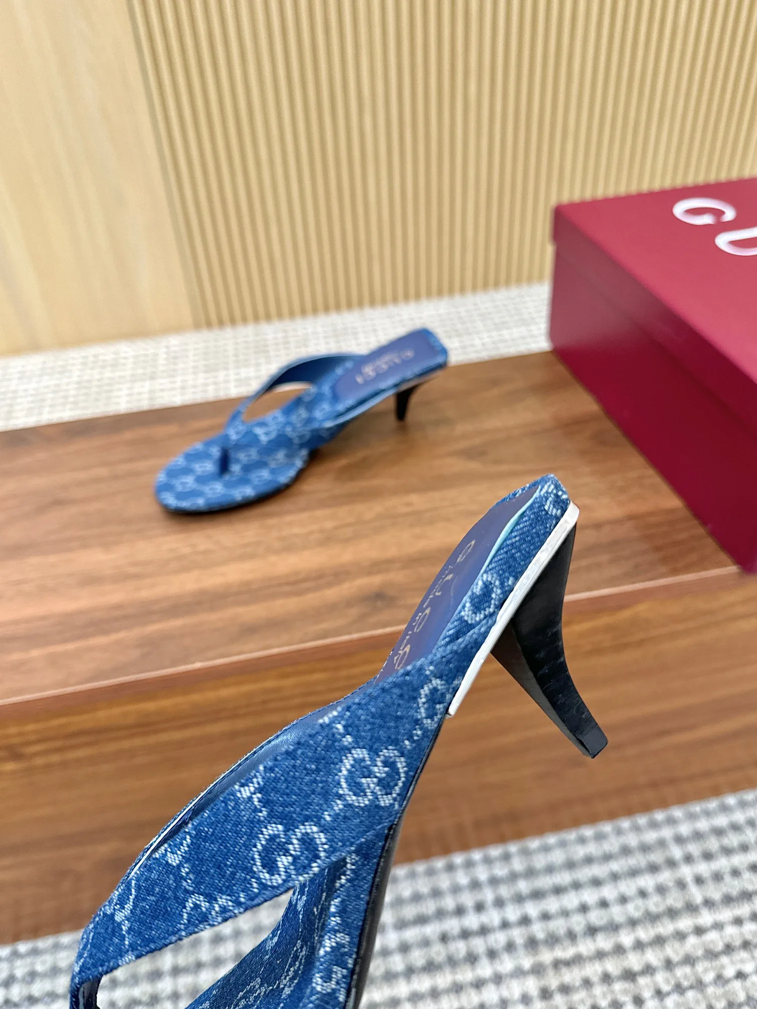 Босоножки Женские Gucci 13480534