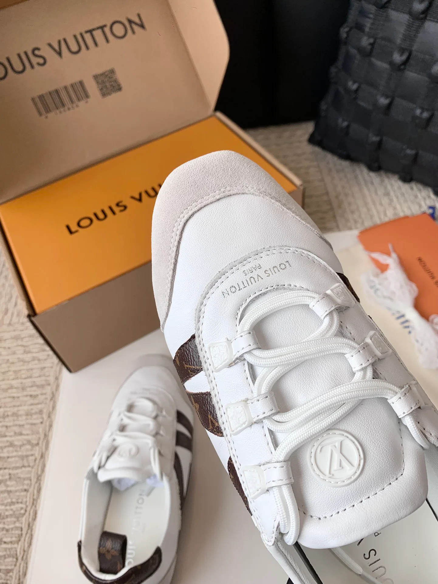Кроссовки Женские Louis Vuitton 17753808