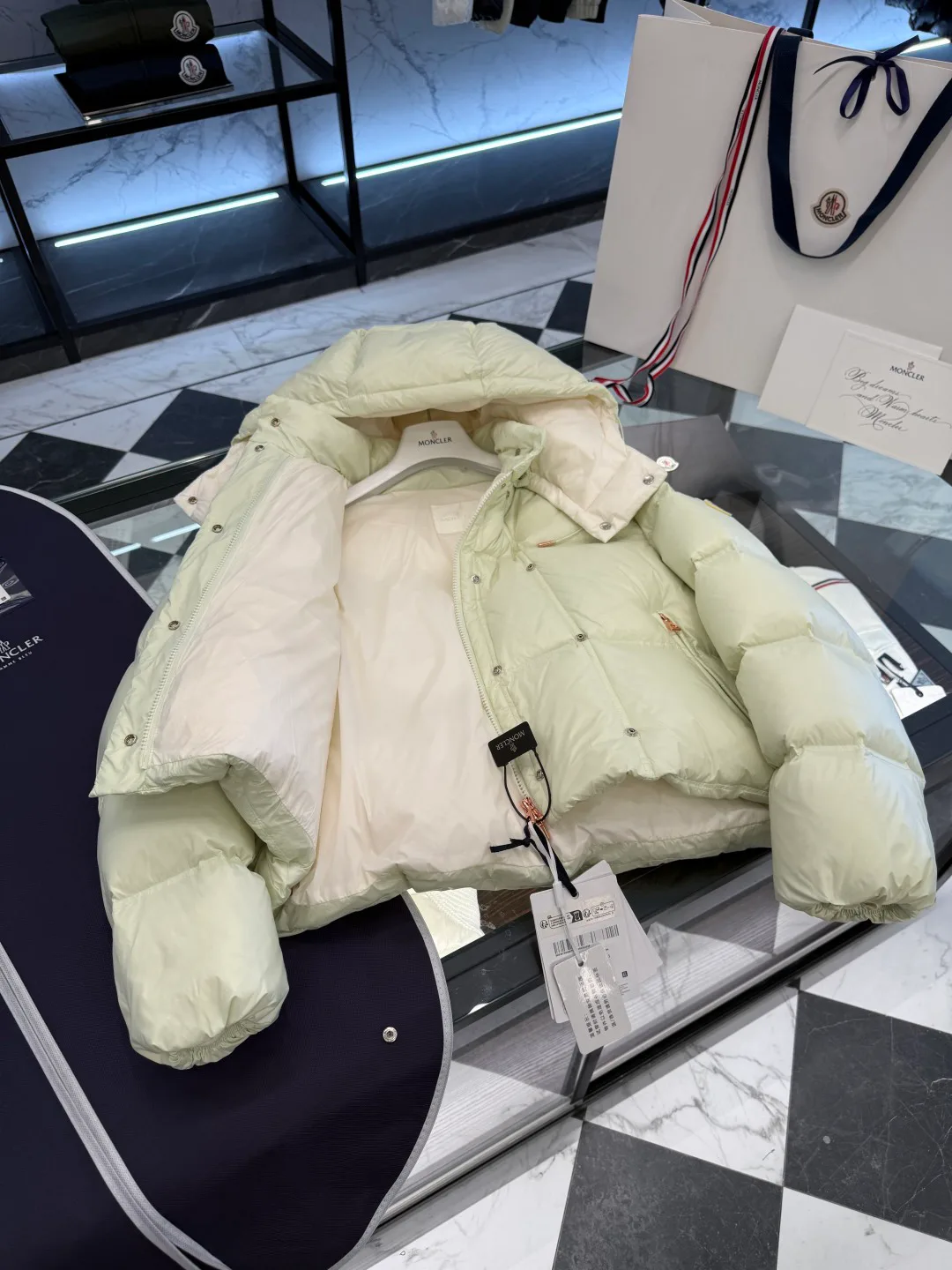 Куртки И Пуховики Женские Moncler 813084