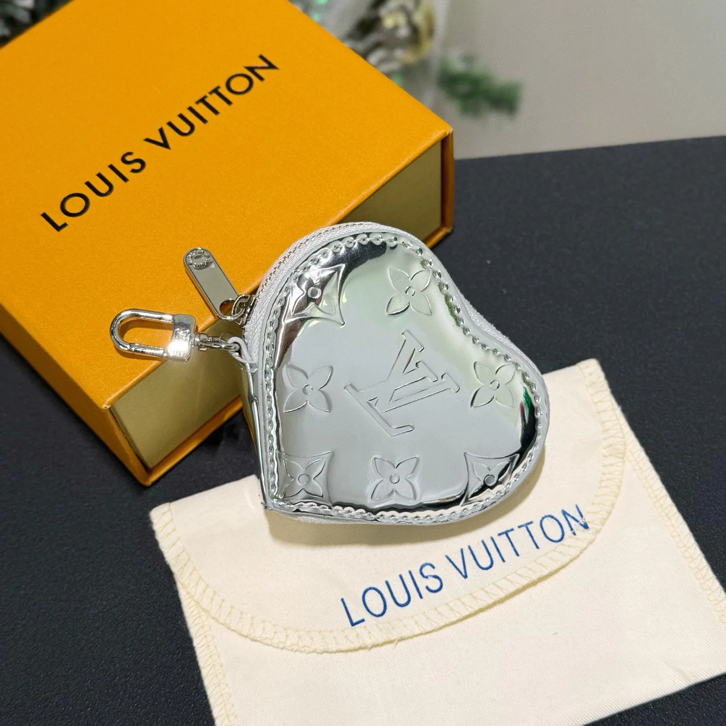 Клатчи Женские Louis Vuitton 1317516