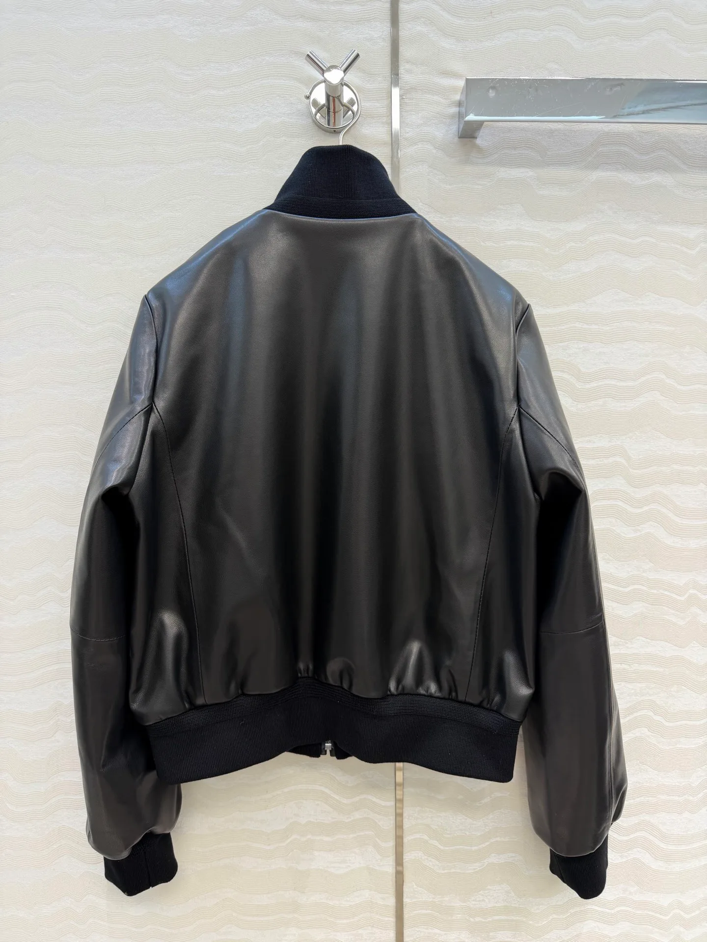 Кожаные Куртки И Дублёнки Женские Loewe 1407777