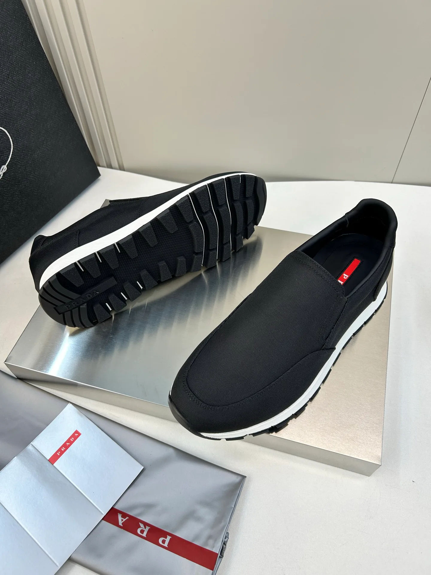 Кроссовки Мужские Prada 18267398