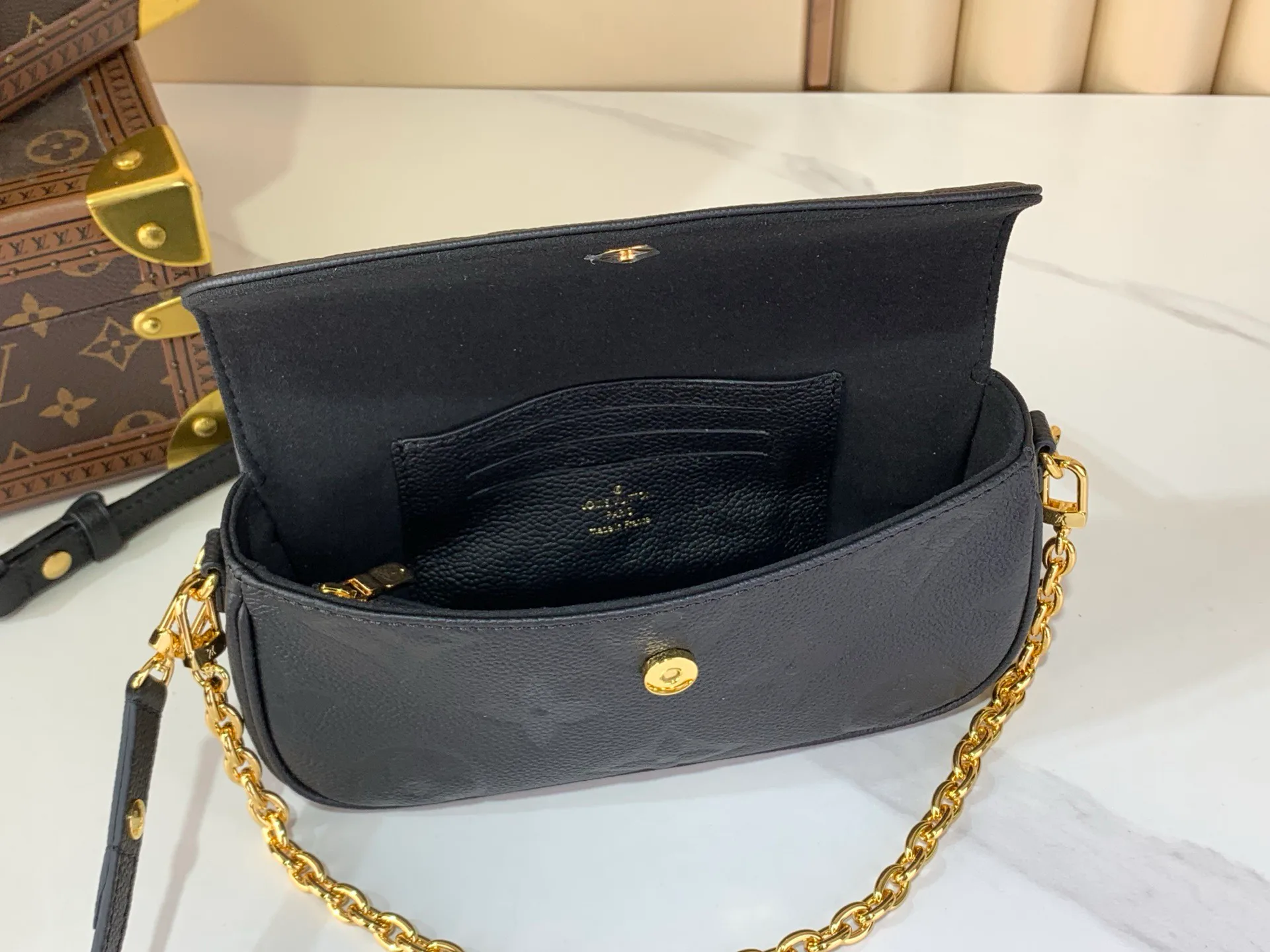Клатчи Женские Louis Vuitton 12623281