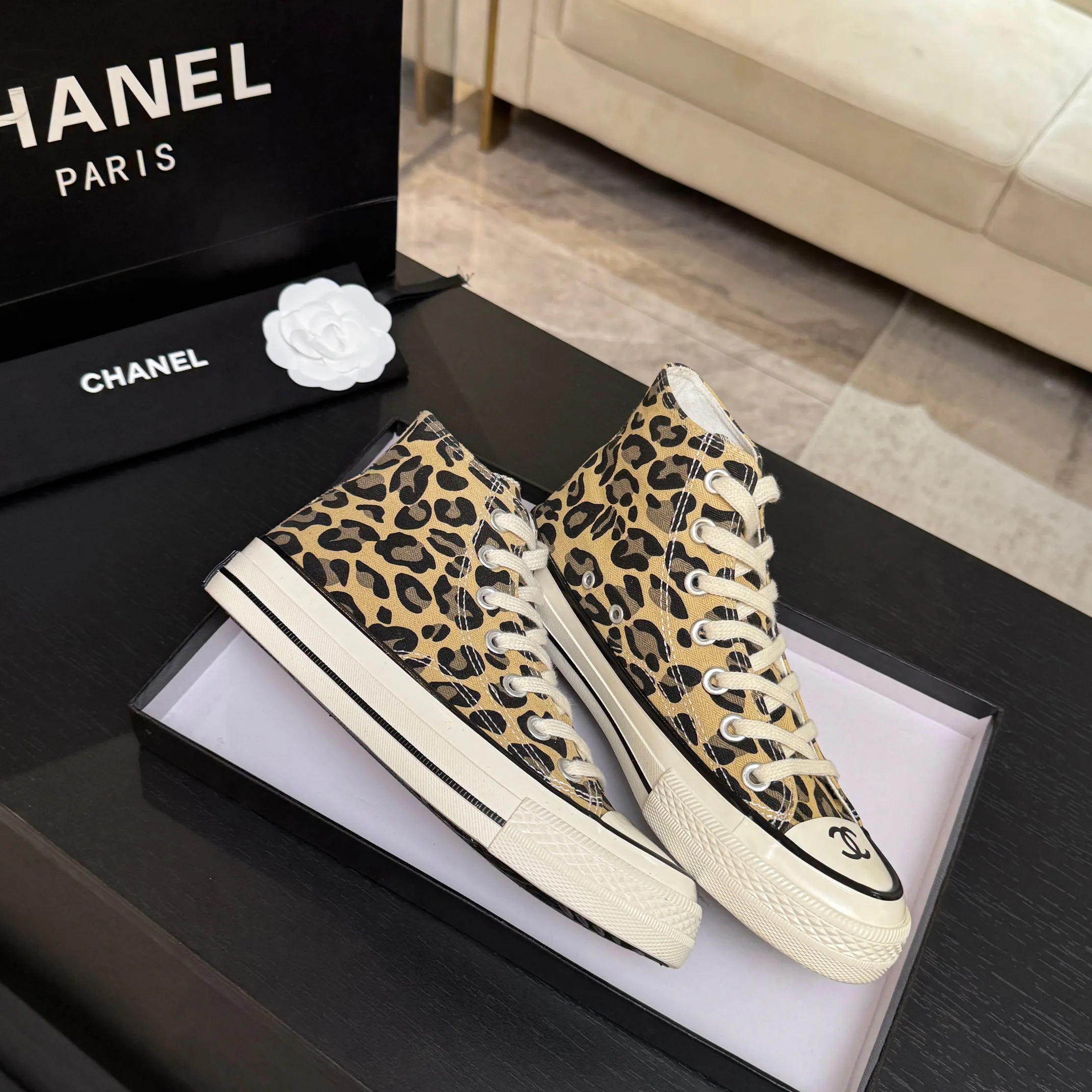 Кроссовки Женские Chanel 18062553