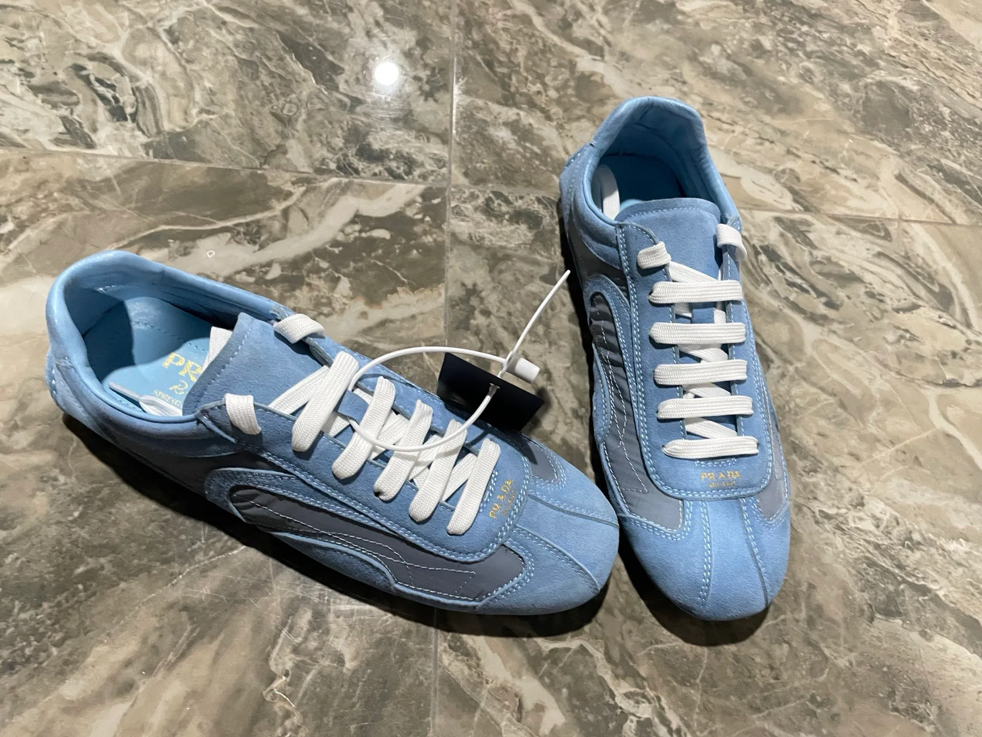 Кроссовки Женские Prada 9833759