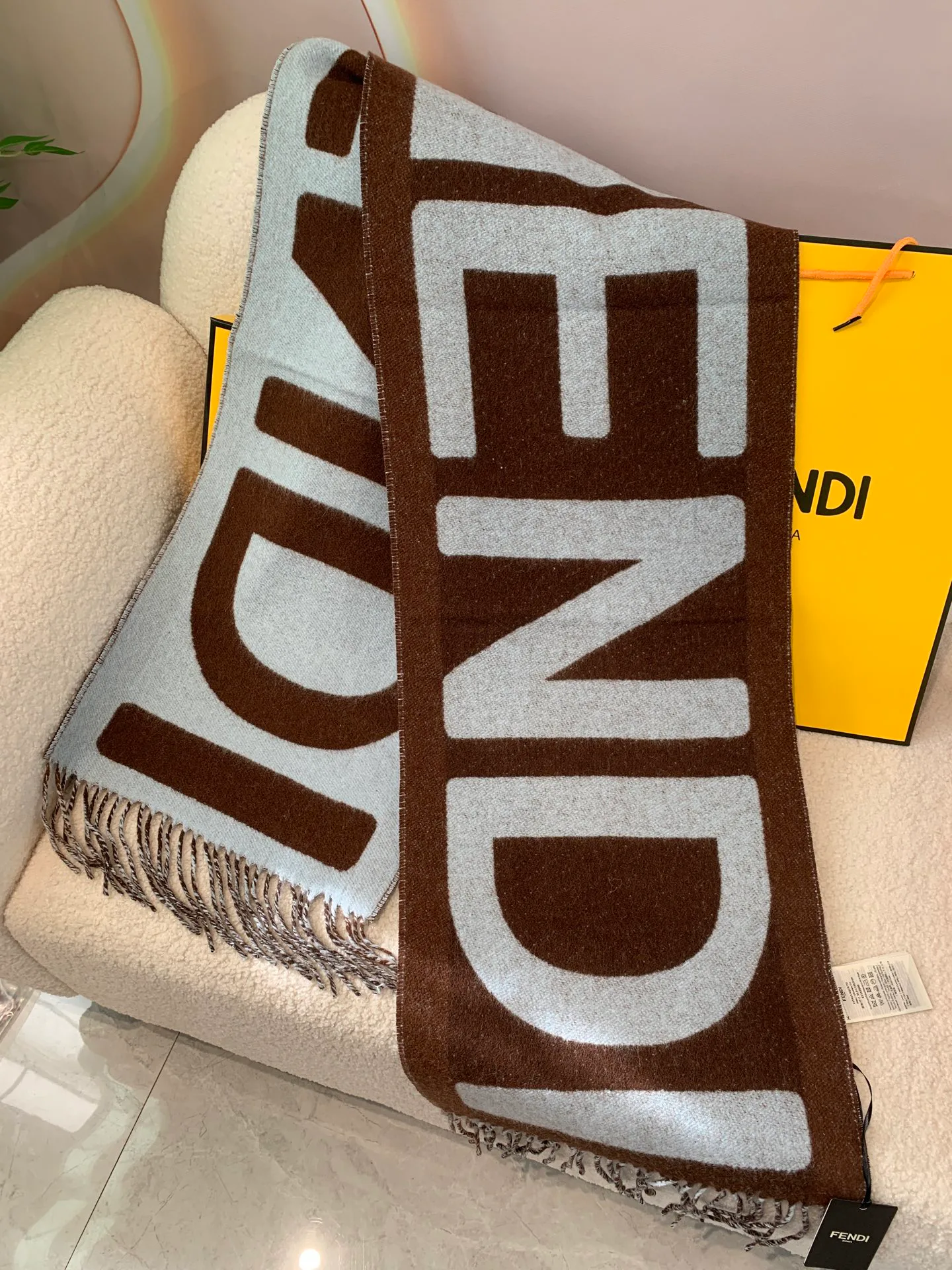 Шарфы Fendi 1437075