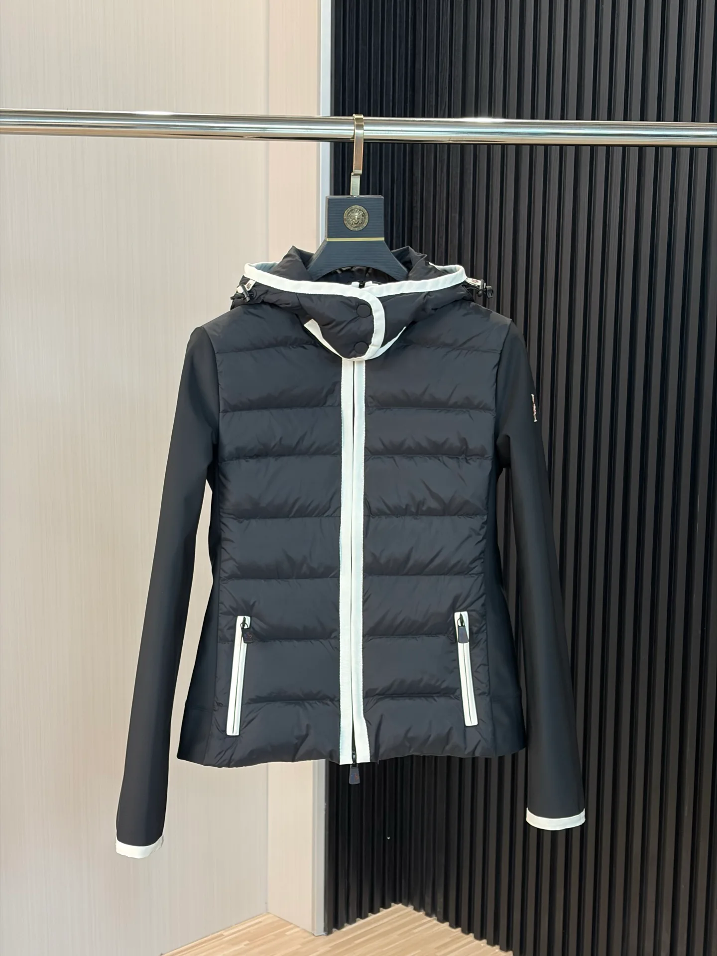 Куртки И Пуховики Женские Moncler 18773207