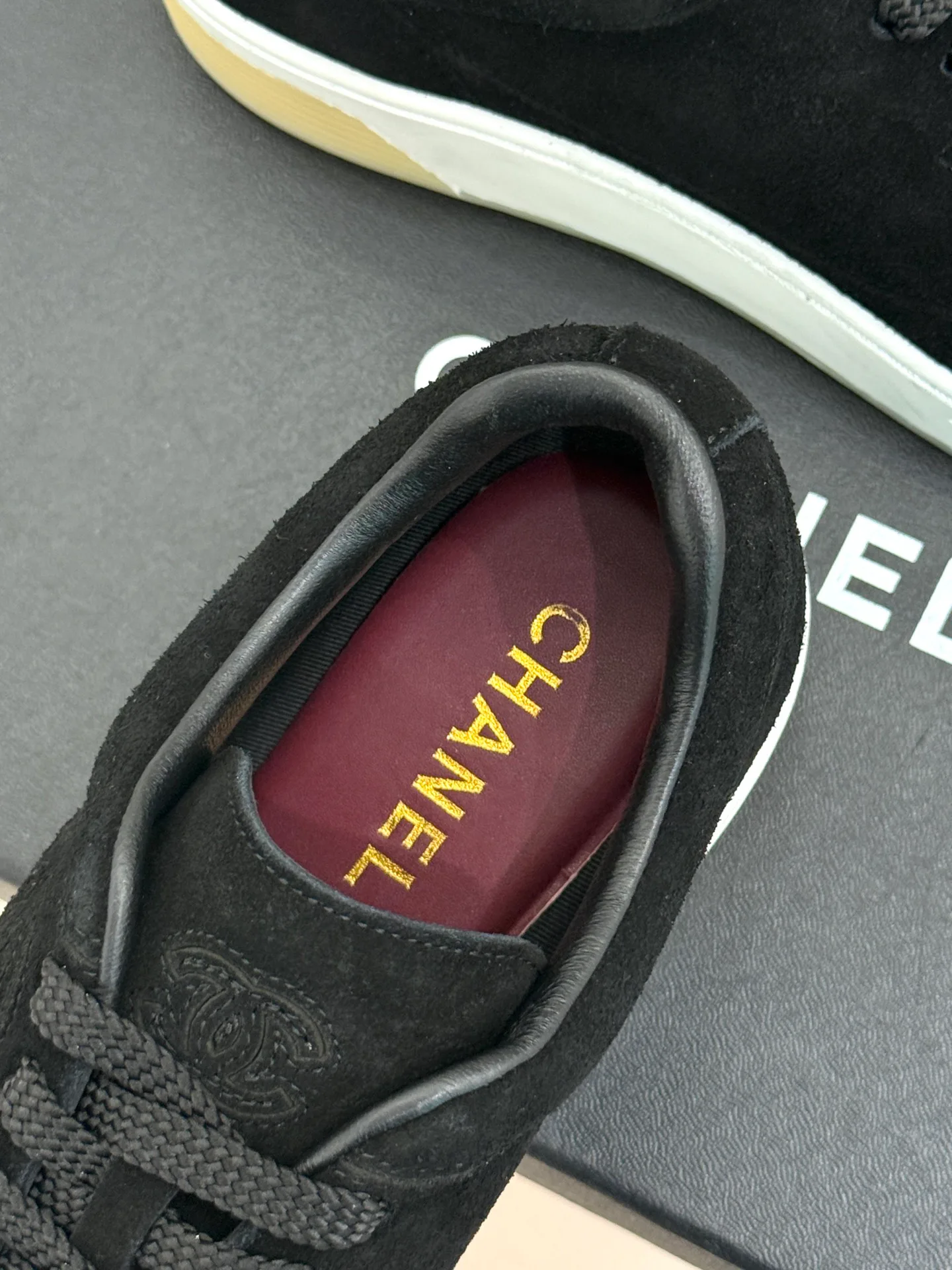 Кроссовки Женские Chanel 18154784