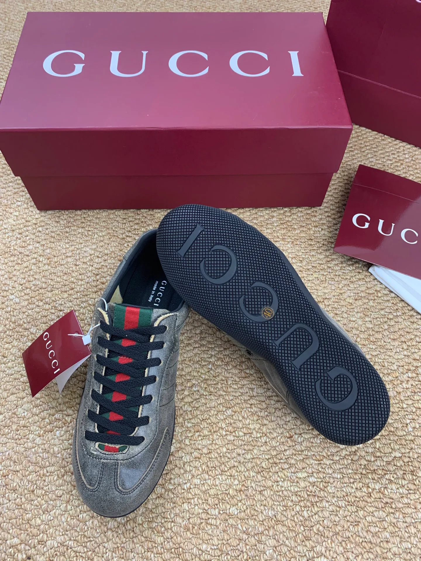 Кроссовки Женские Gucci 10646359