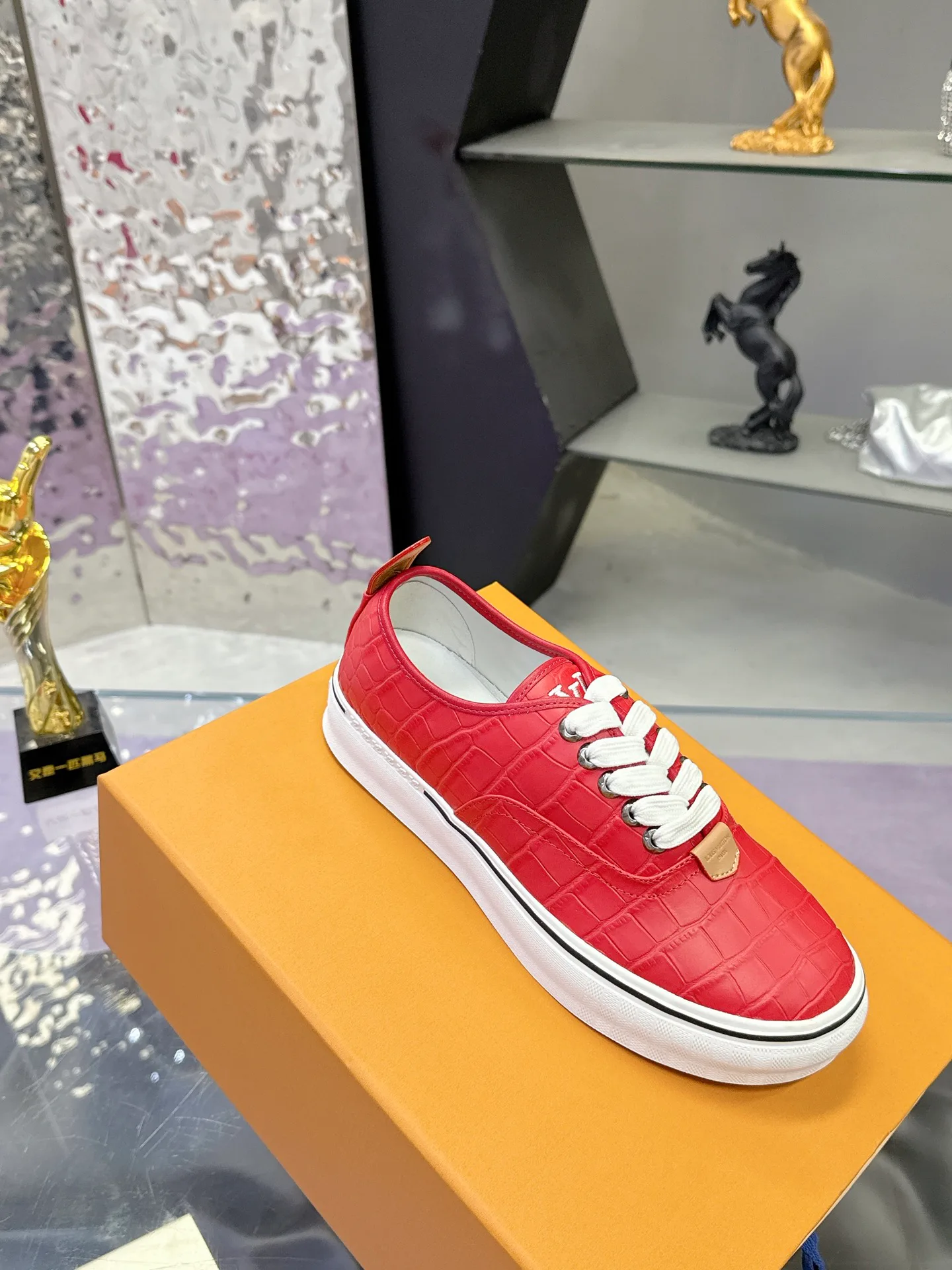 Кроссовки Мужские Louis Vuitton 17930913