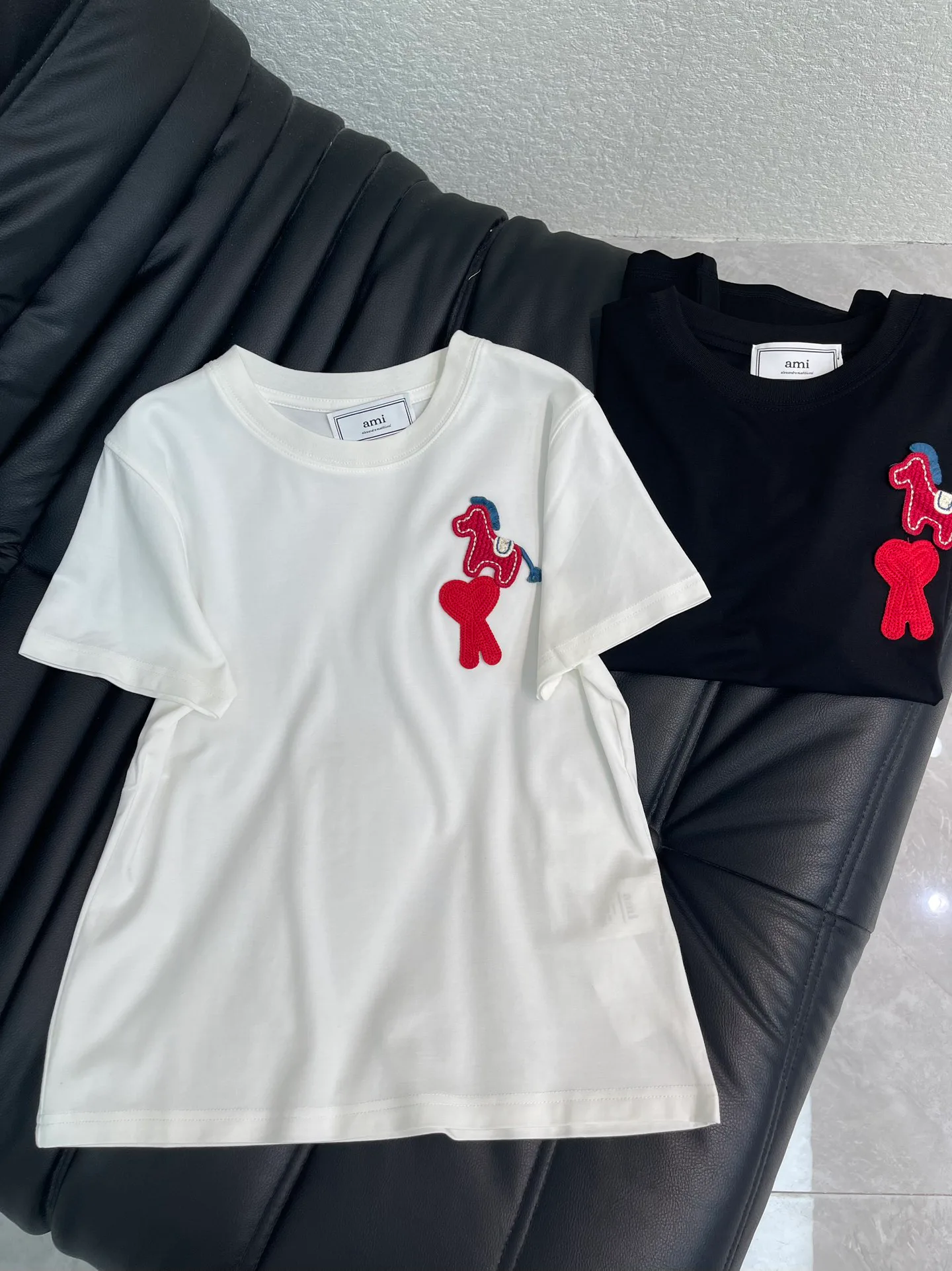 Футболки Женские Ami Paris 3891065