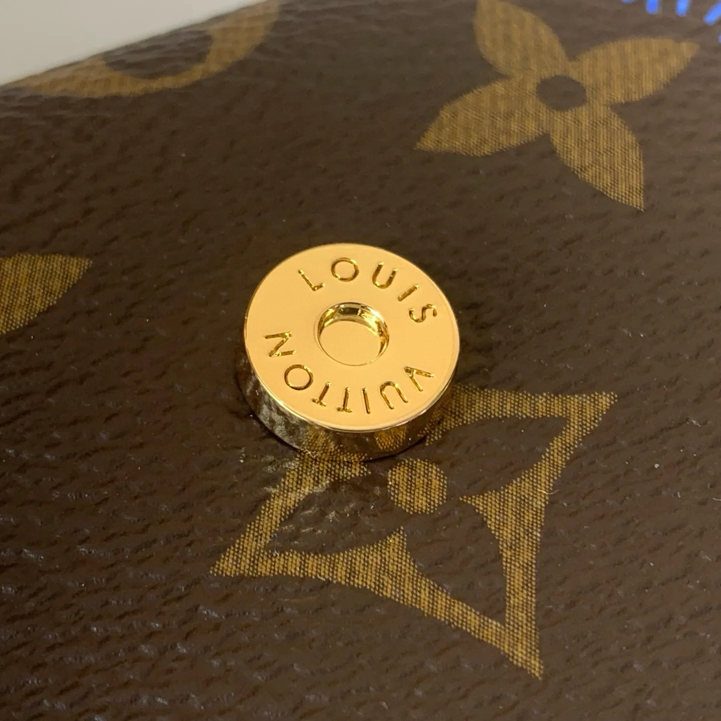 Кошельки Louis Vuitton 256459