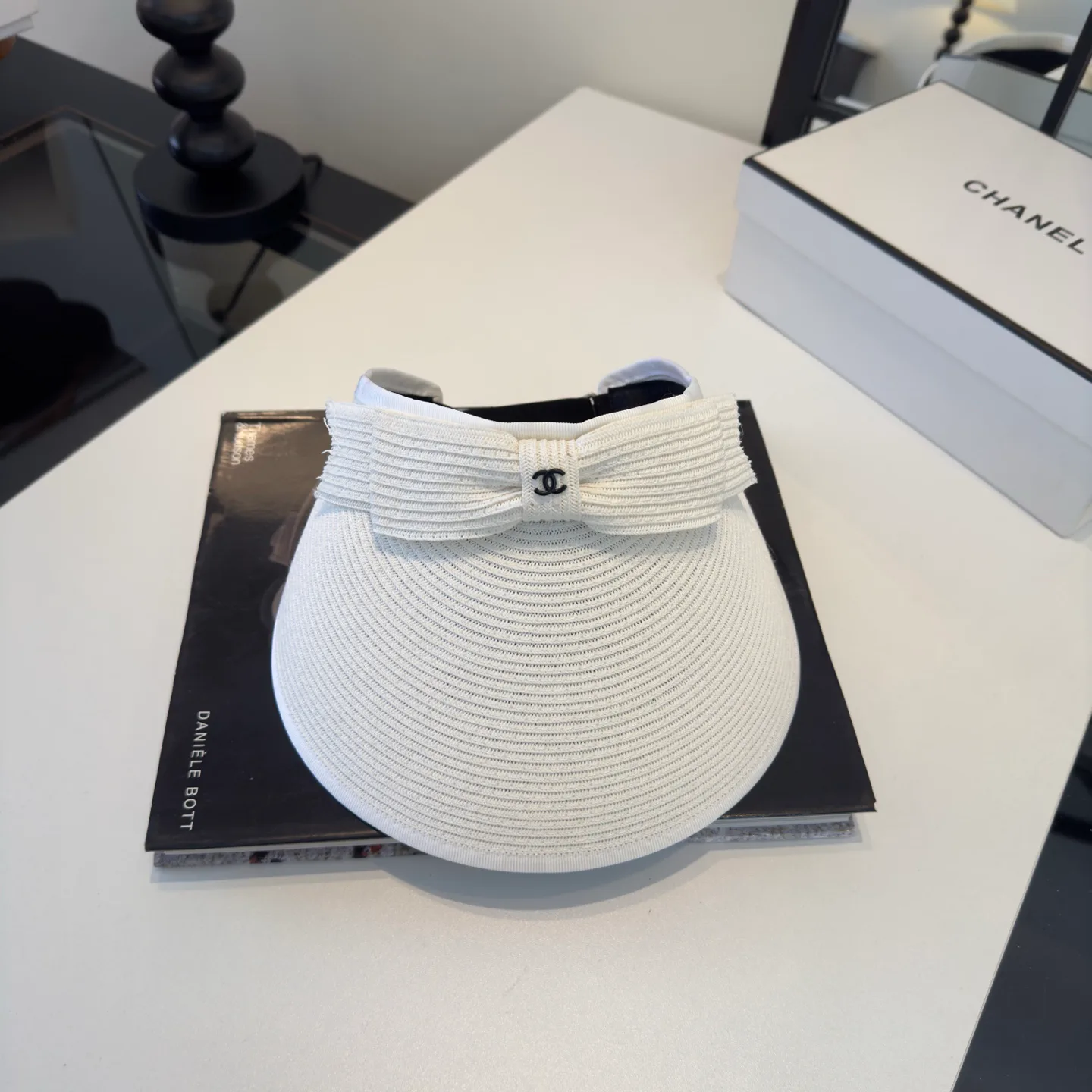 Головные Уборы Chanel 12349309