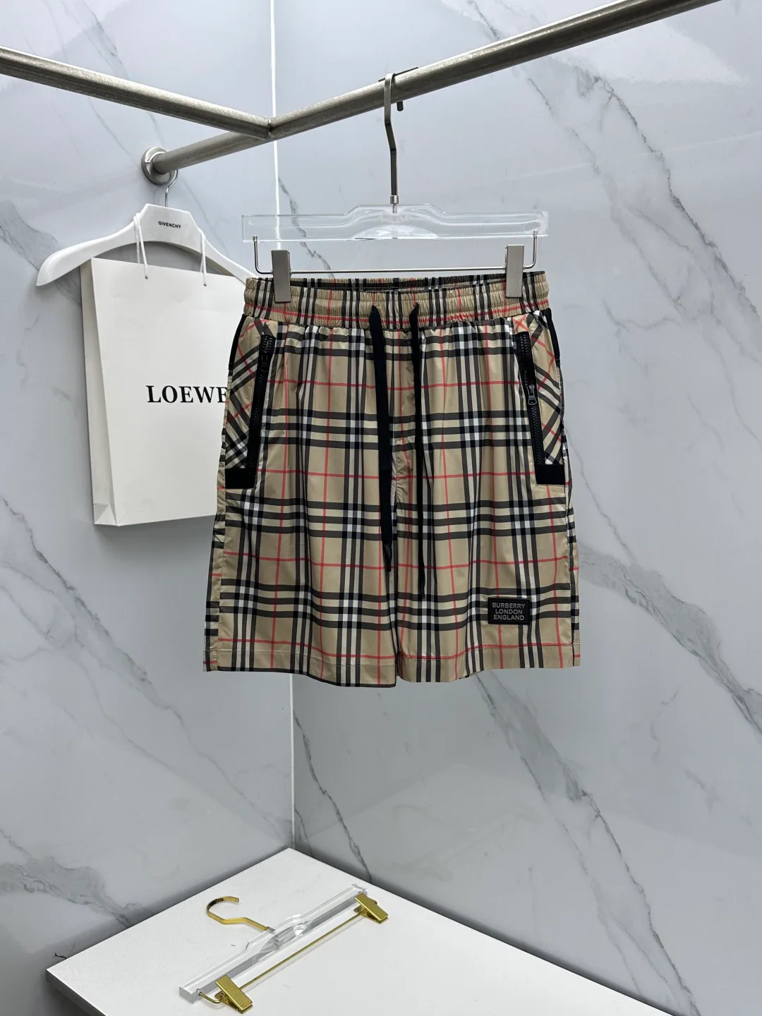 Шорты Мужские Burberry 14607232