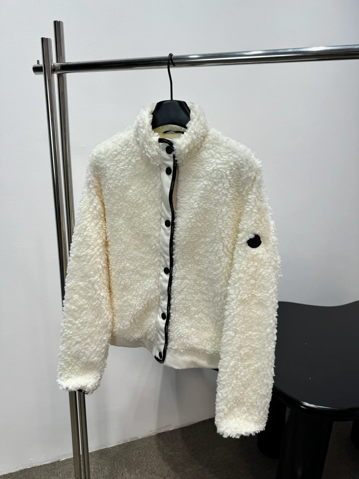 Куртки И Пуховики Женские Moncler 18679058
