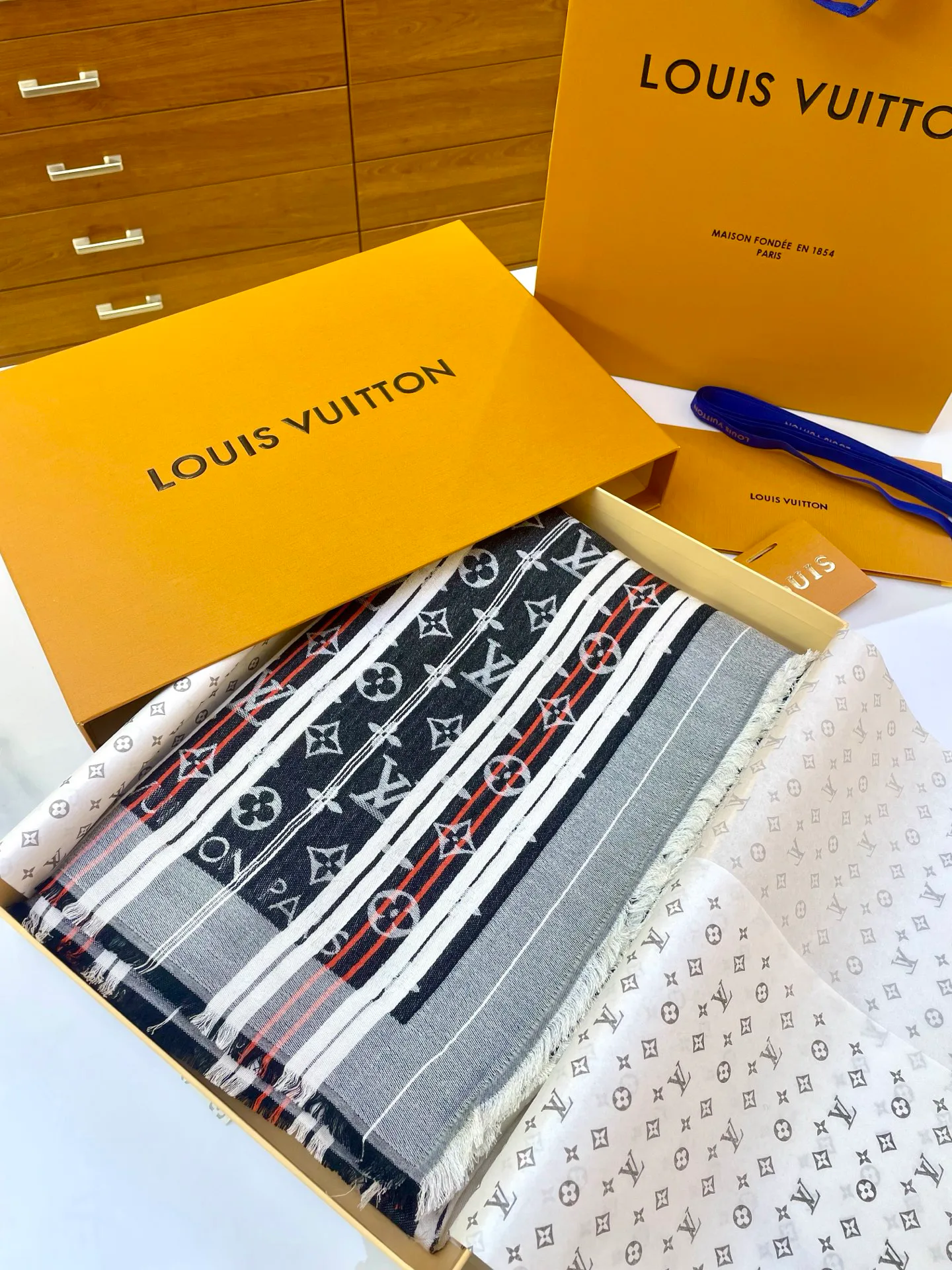 Шарфы Louis Vuitton 4874460