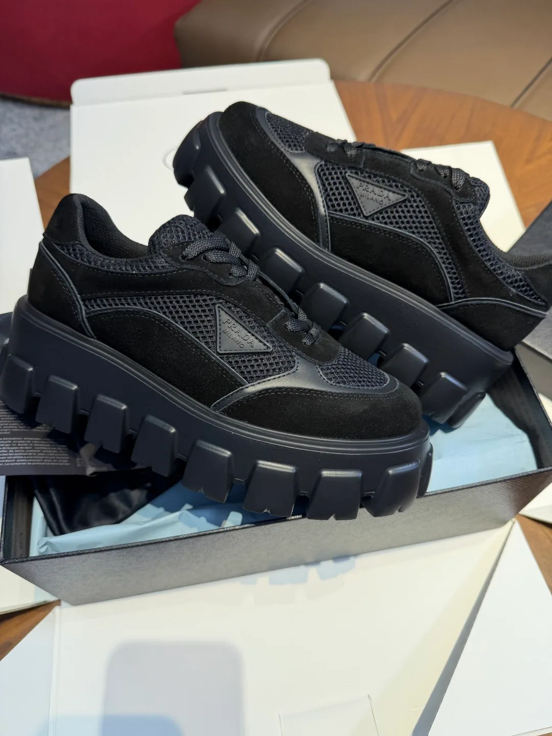 Кроссовки Женские Prada 18750284