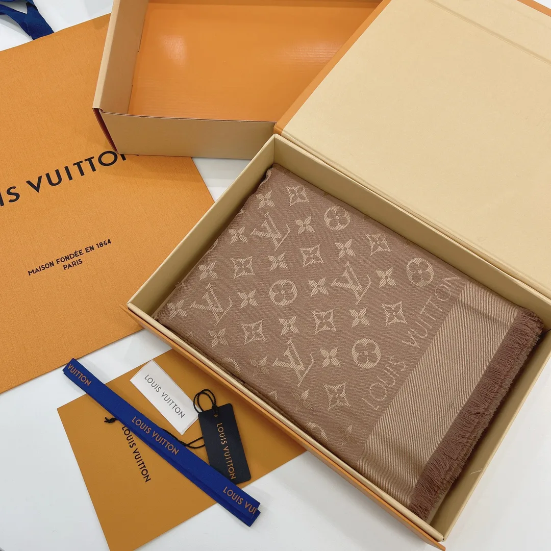 Шарфы Louis Vuitton 18267593