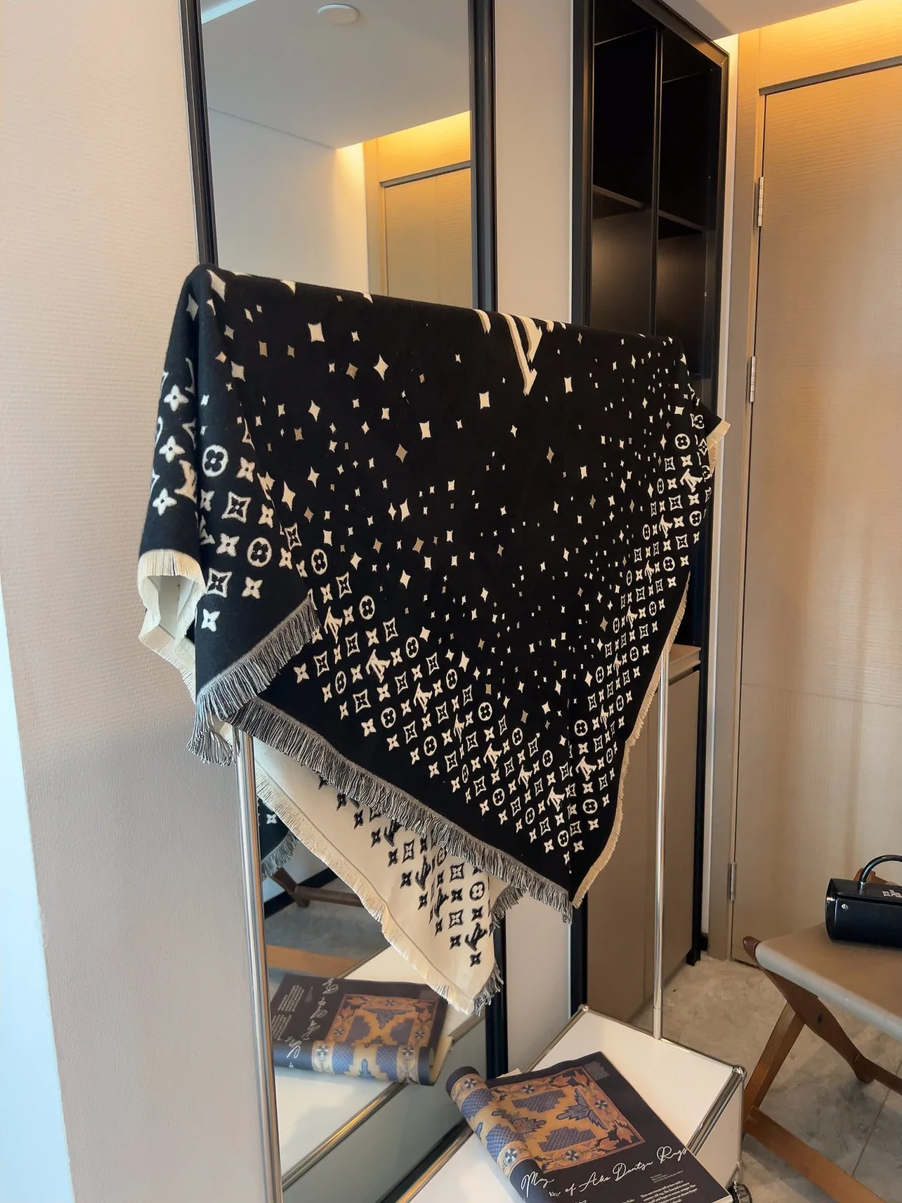 Шарфы Louis Vuitton 1973639