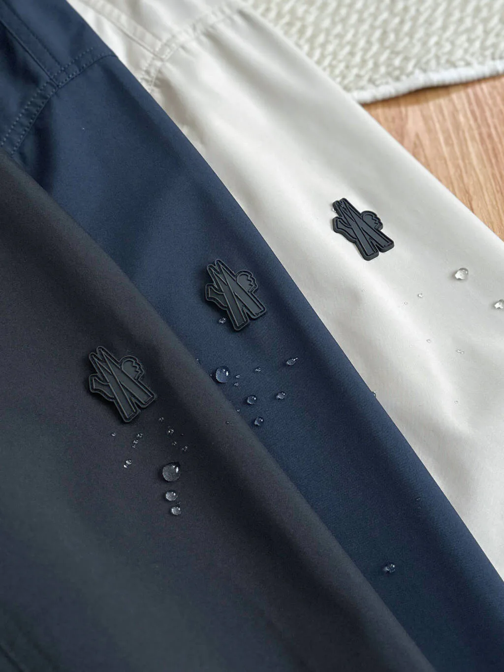 Куртки И Пуховики Мужские Moncler 11411673