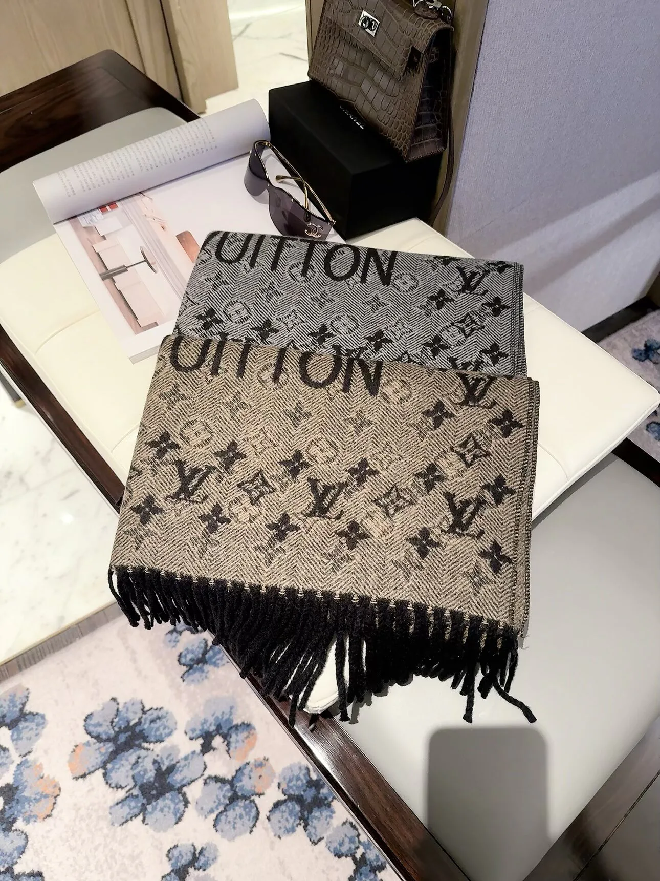Шарфы Louis Vuitton 18322561