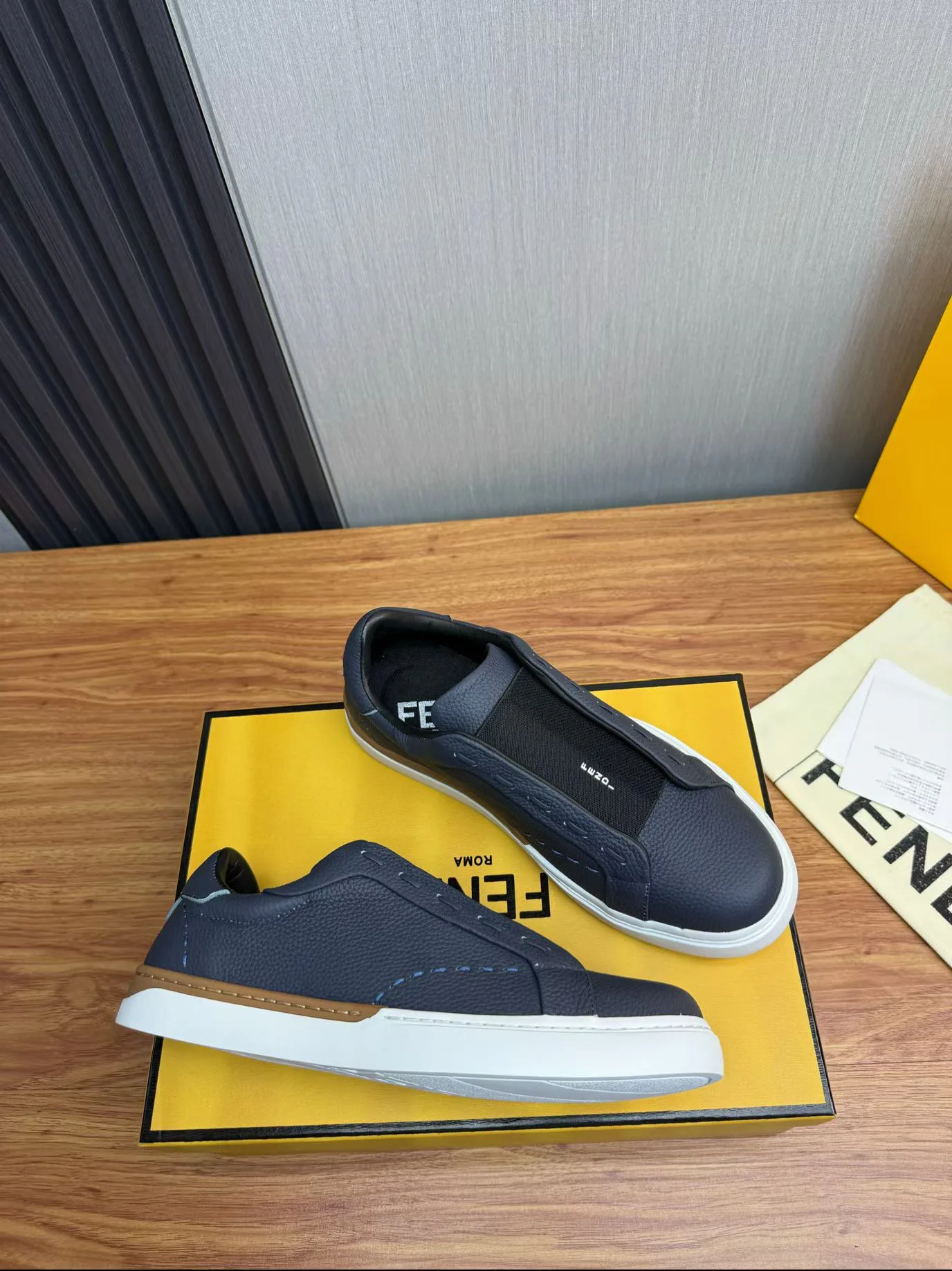 Кроссовки Мужские Fendi 18103056