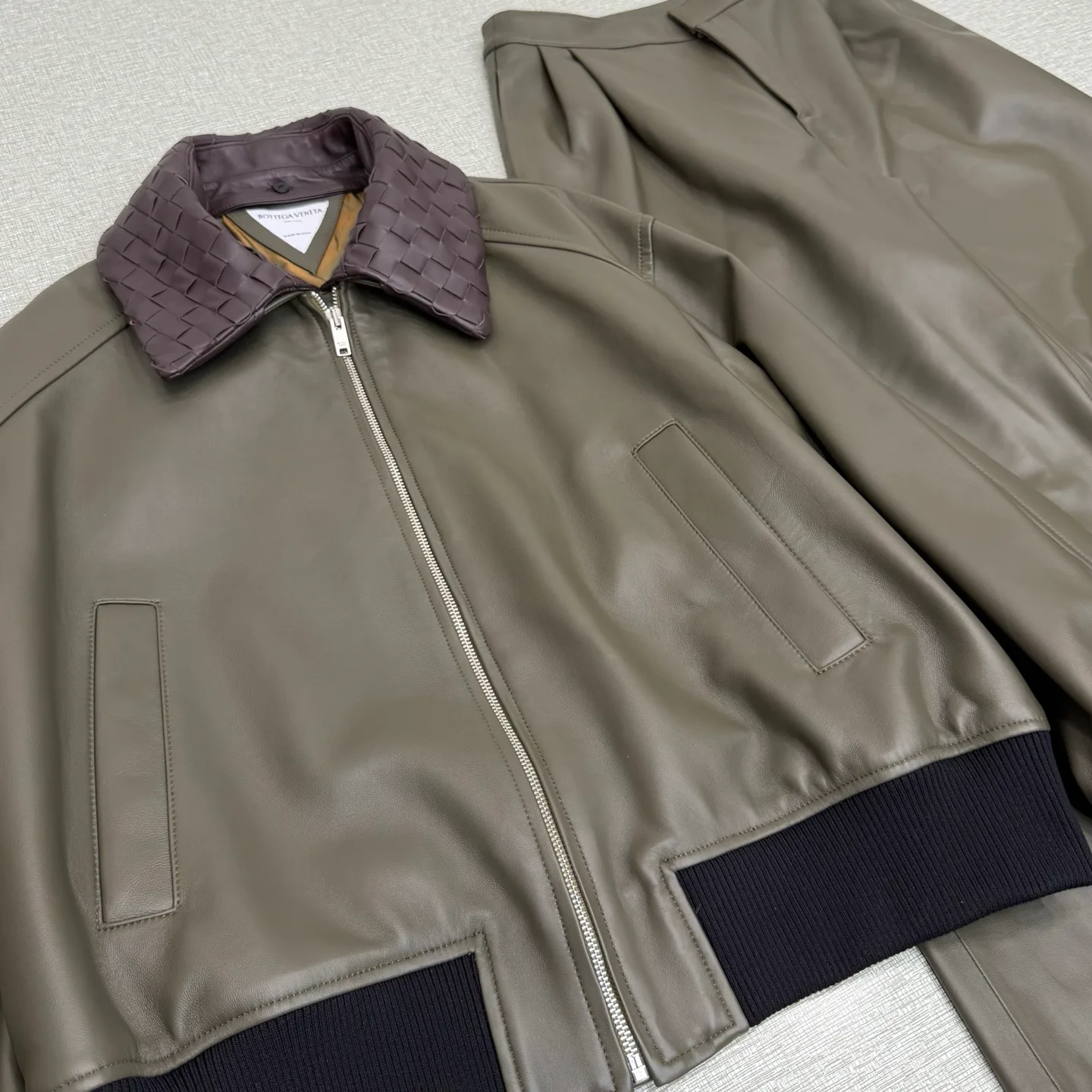 Кожаные Куртки И Дублёнки Женские Bottega Veneta 17408440