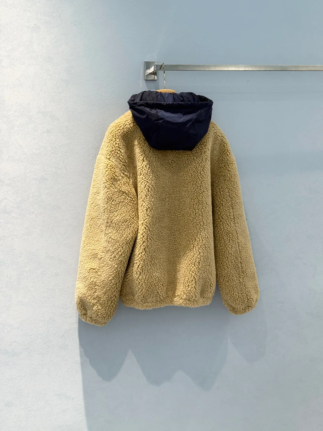 Куртки И Пуховики Женские Miu Miu 18826629