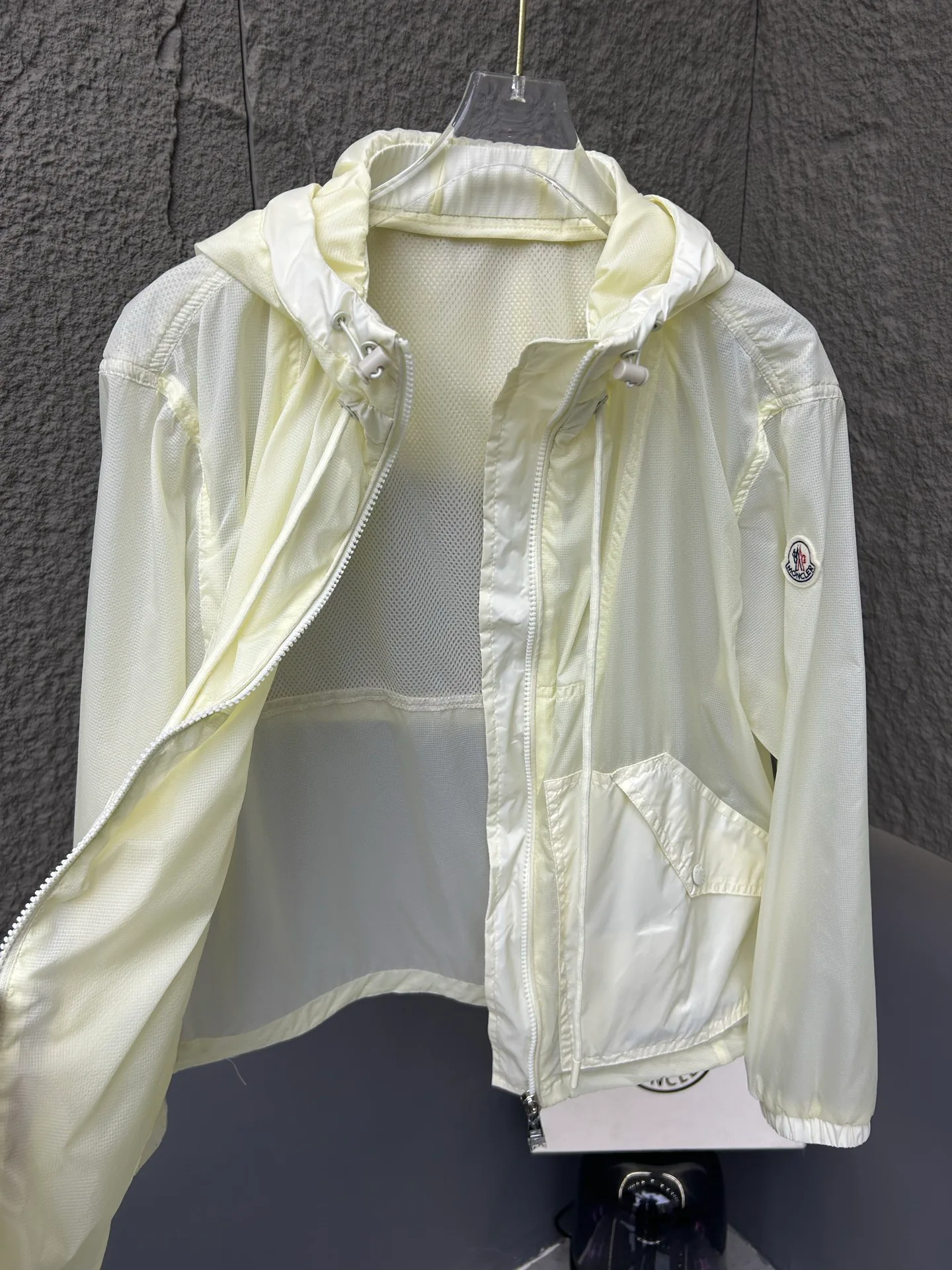 Куртки И Пуховики Женские Moncler 16968697