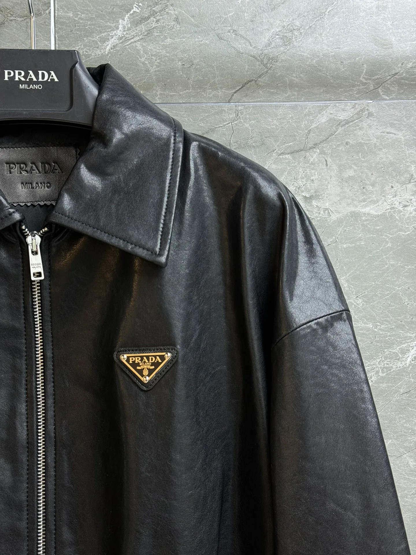 Кожаные Куртки И Дублёнки Женские Prada 1600632