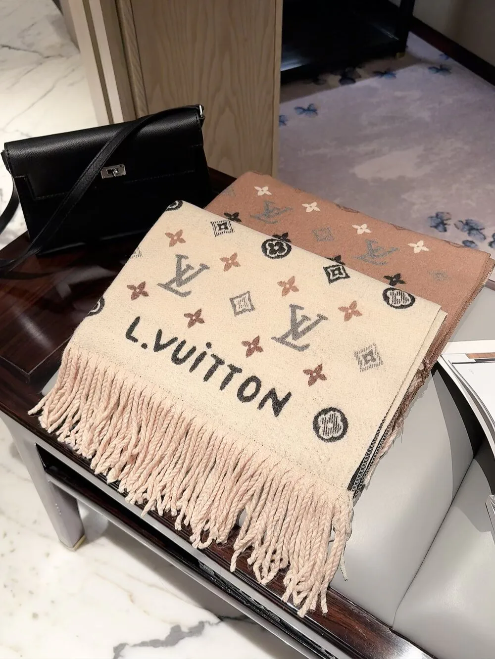 Шарфы Louis Vuitton 18002811
